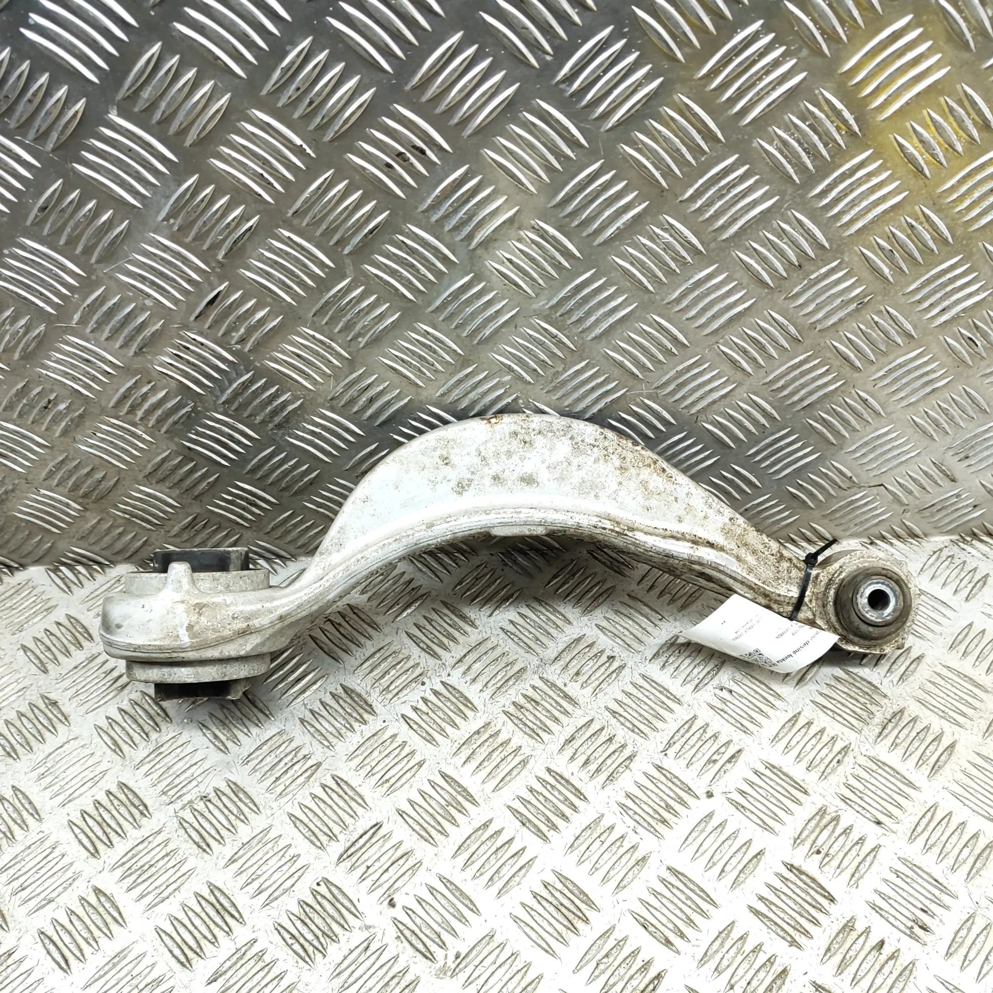 Jaguar I-Pace Front Right Curved Control Arm Front Right Curved Control Arm — JAGUAR I-PACE ...