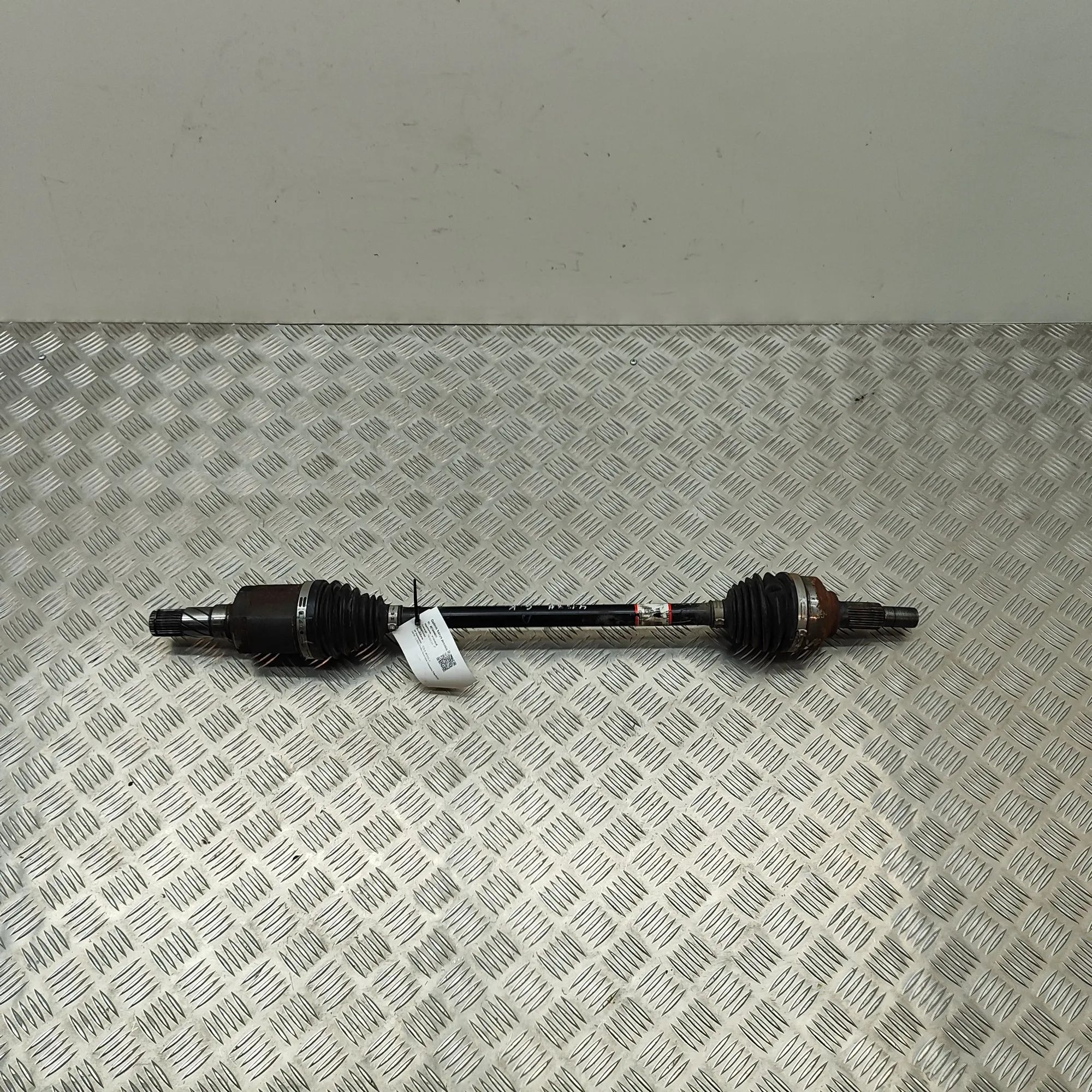 Tesla Model Y Rear Left Driveshaft Rear Left Driveshaft — TESLA MODEL Y (2019-...)...