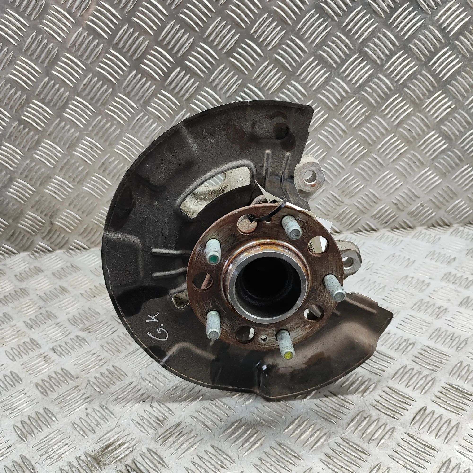 Kia Sportage Rear Left Wheel Hub Spindle Rear Left Wheel Hub Spindle — KIA SPORTAGE (V N...