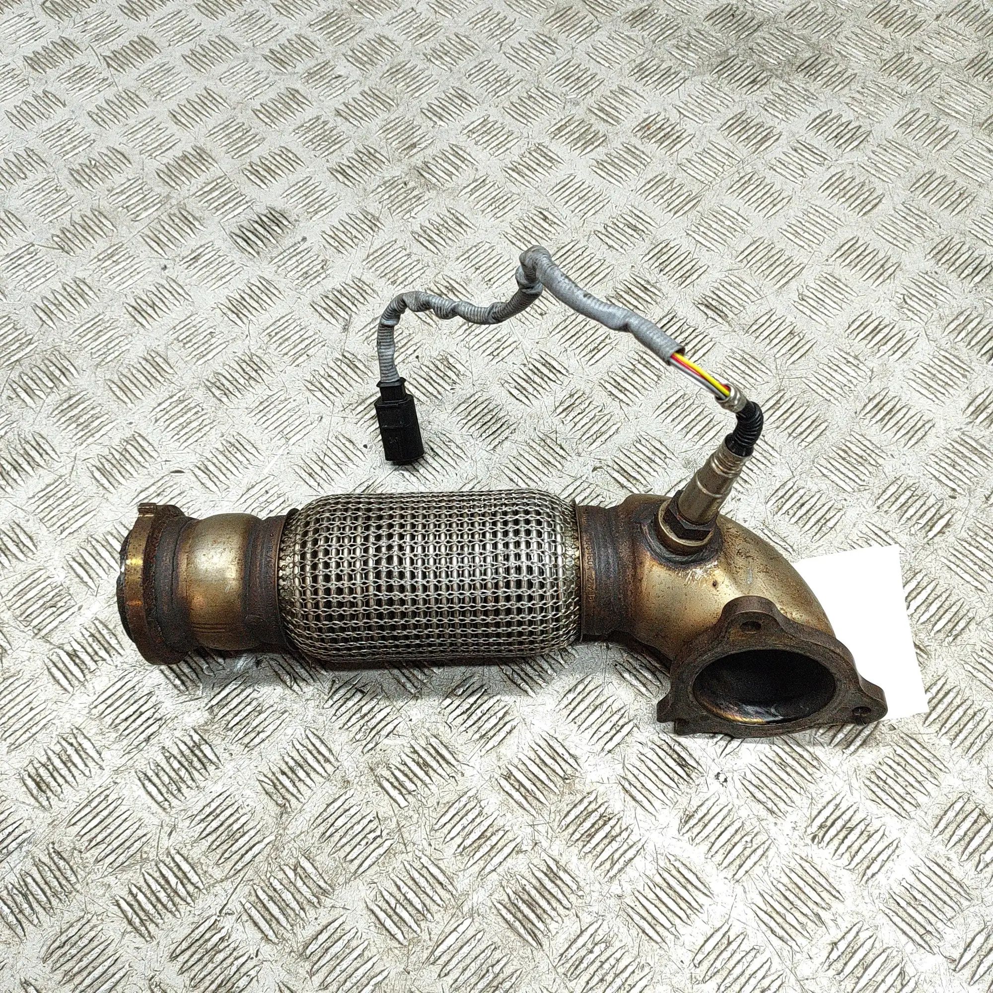Chrysler 300C Exhaust silencer connecting clamp Exhaust silencer connecting clamp — CHRYSLER 30...