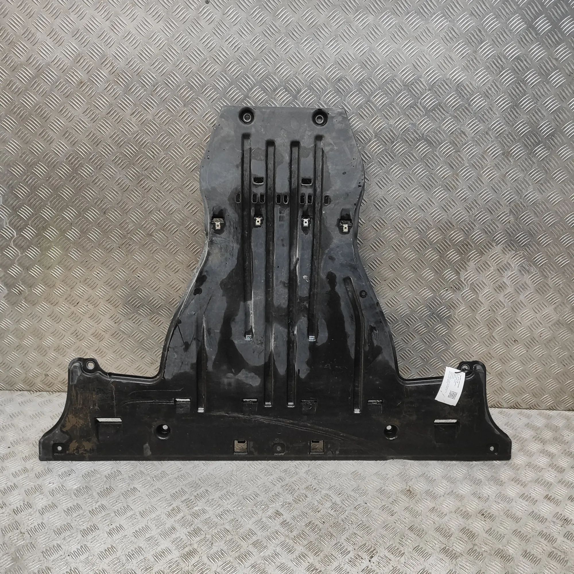 Audi Q4 e-tron Rear Middle Underbody Cover Rear Middle Underbody Cover — AUDI Q4 (Sportbac...
