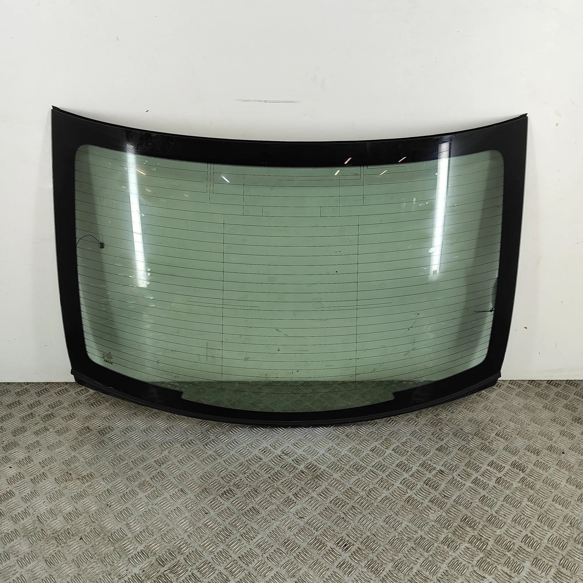 Mercedes-Benz CLS (C218) Tailgate Window Glass Tailgate Window Glass — MERCEDES BENZ CLS (C218...