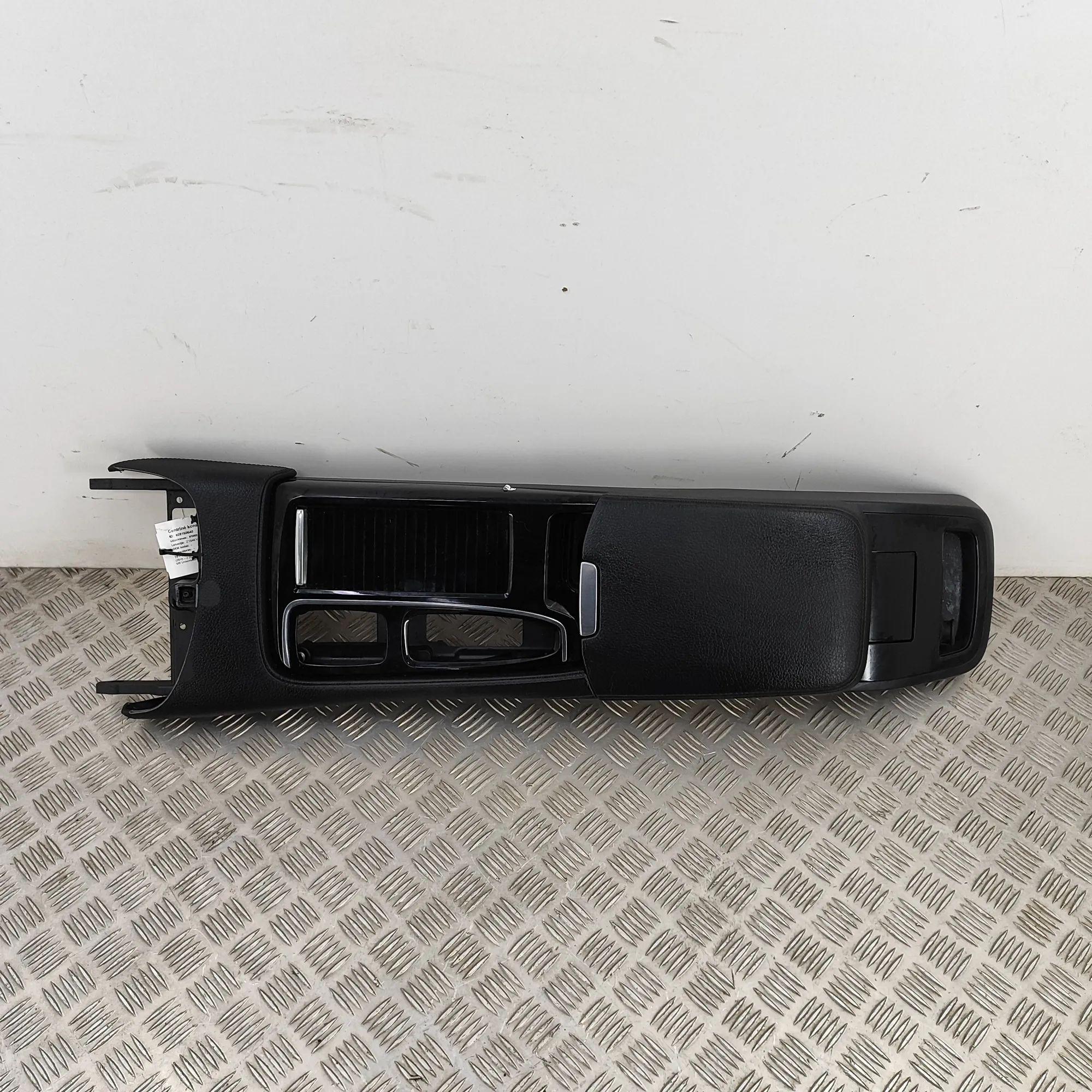 Volvo V90 / V90 Cross Country center console center Console — VOLVO V90 (II) (2016-...) — 32...