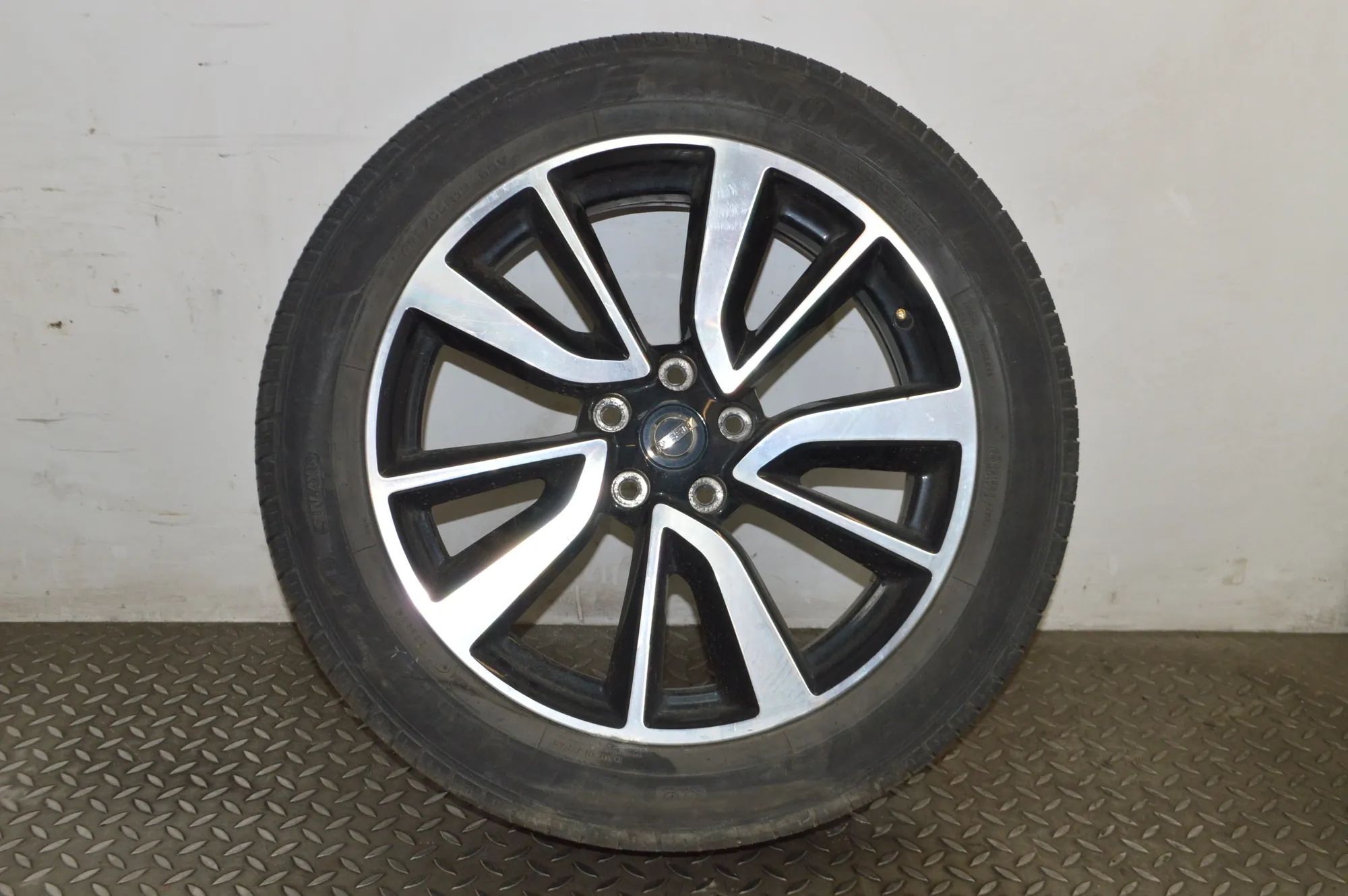 Nissan X-Trail / Rogue Alloy Wheel Alloy wheel — NISSAN X-TRAIL (T32_) (2013-...) ...