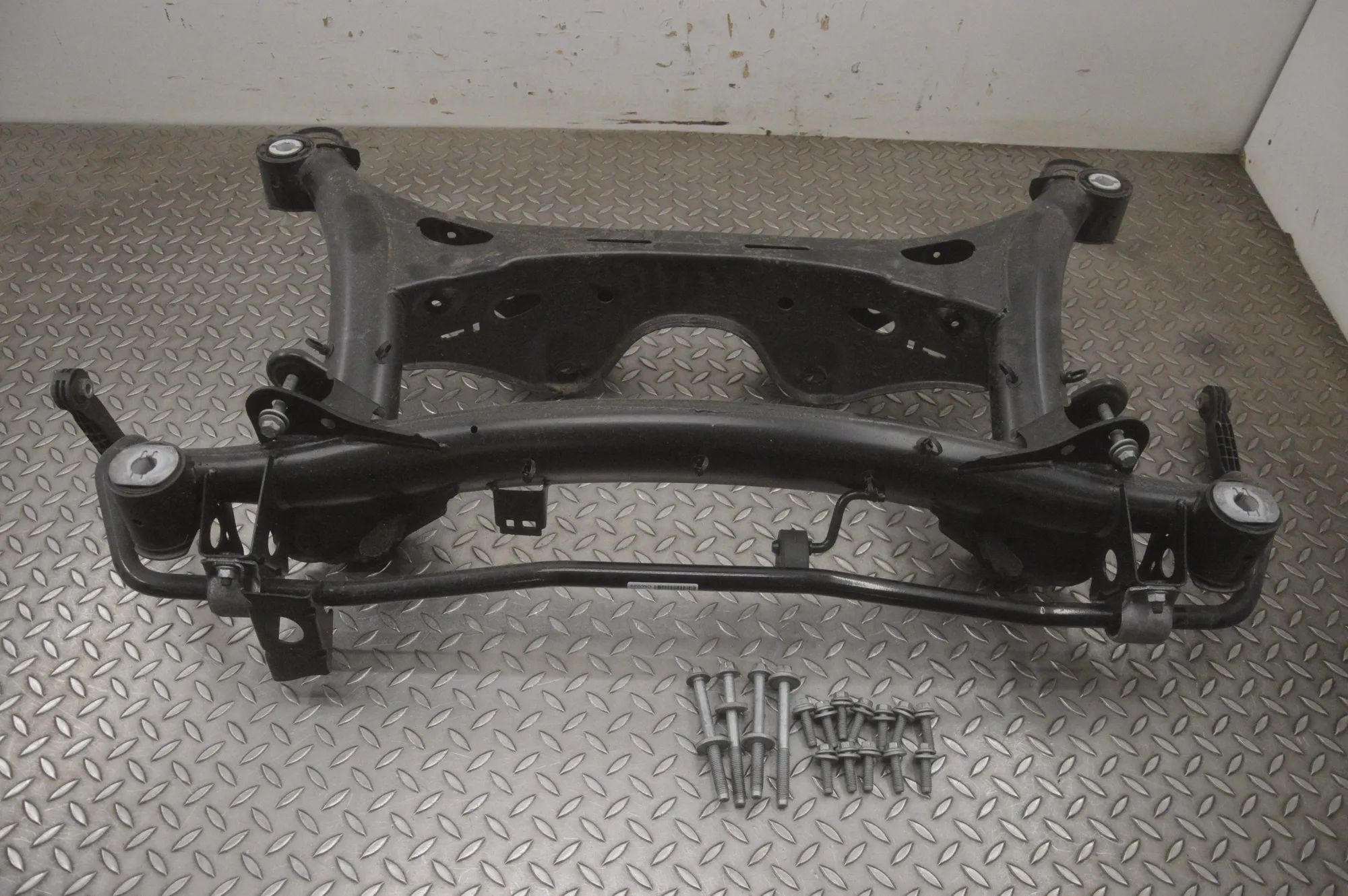 Volvo XC40 / EX40 Rear subframe Rear subframe — VOLVO XC40 (536) (2017-...) — 3...