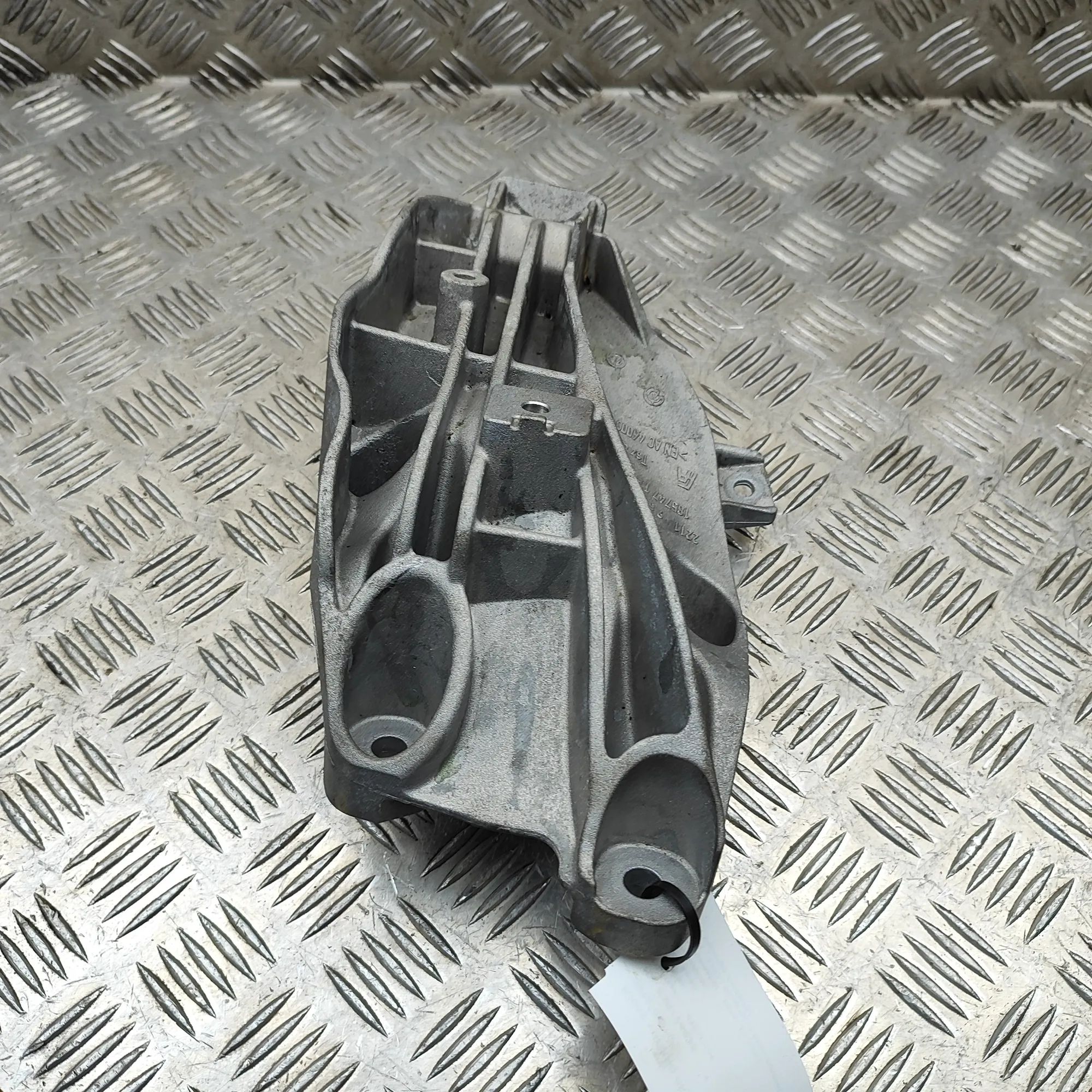 BMW X5 (G05) Left Side Engine Bracket Left Side Engine Bracket — BMW X5 (G05) (2018-....