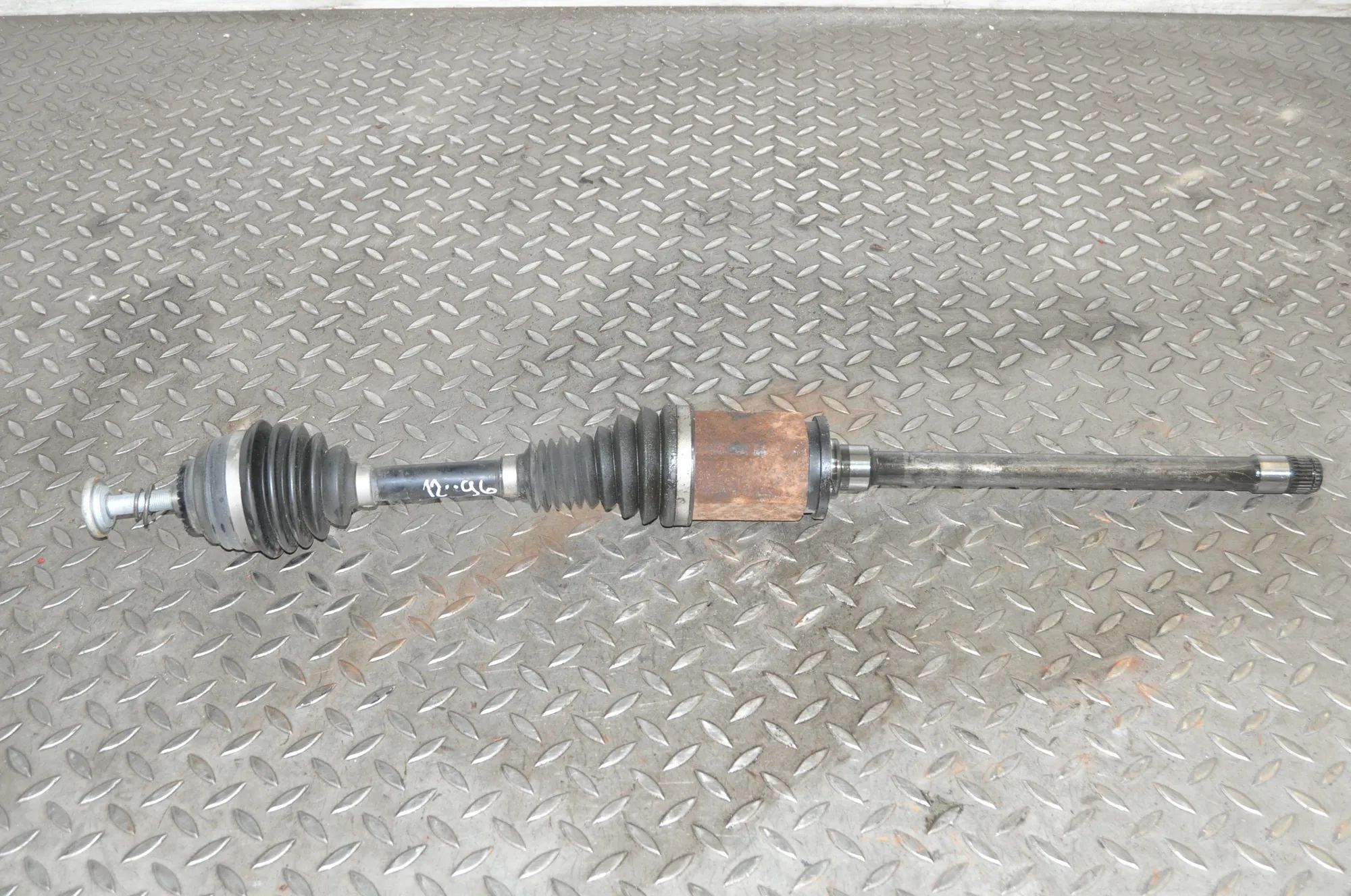 BMW X1 (E84) Front Right Driveshaft Front Right Driveshaft — BMW X1 (E84) (2009-201...