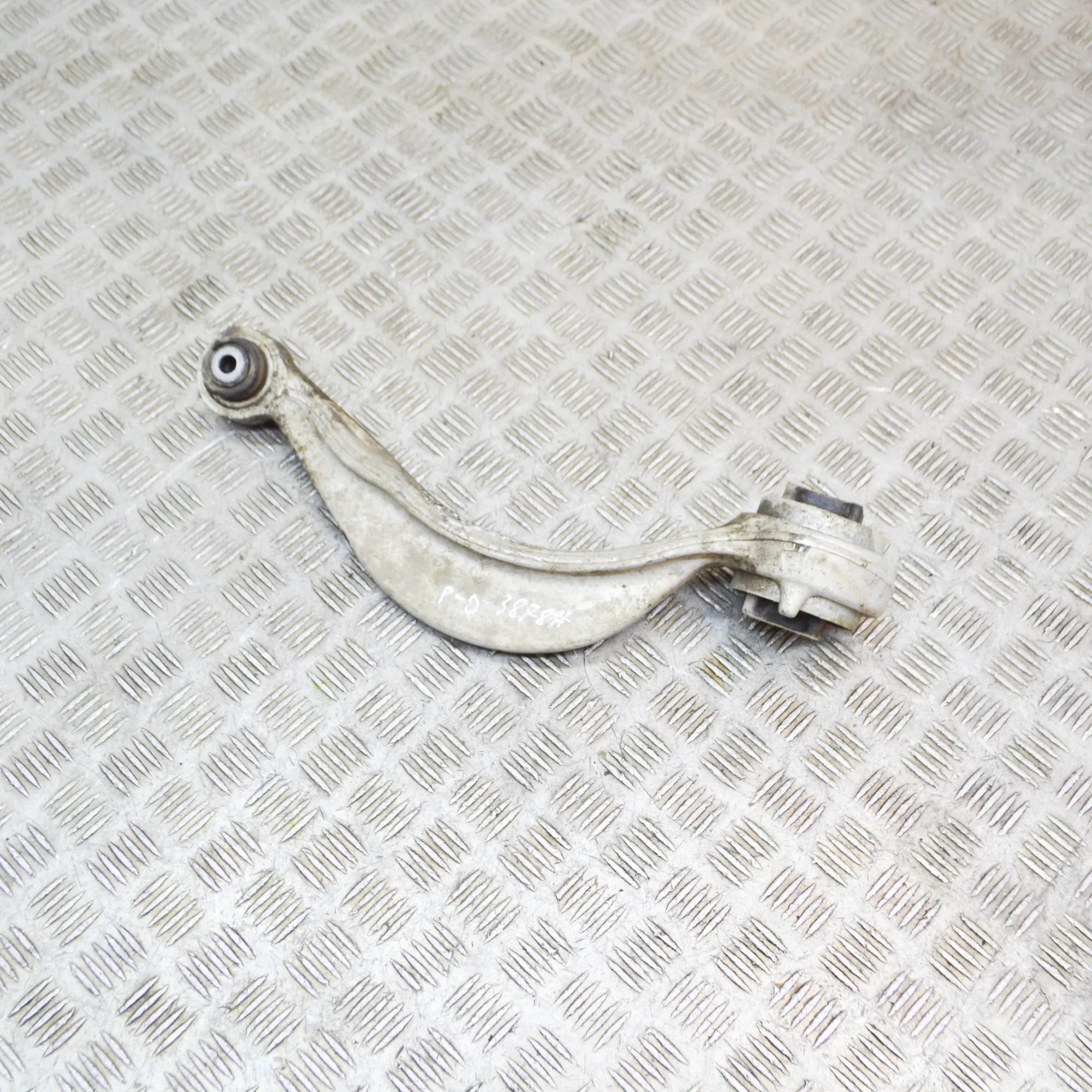 Jaguar I-Pace Front Right Curved Control Arm Front Right Curved Control Arm — JAGUAR I-PACE ...