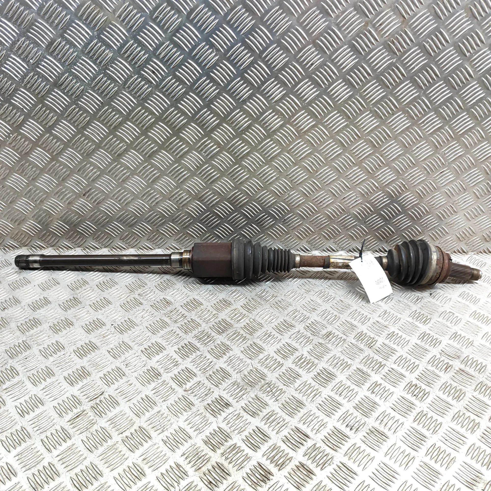 BMW X5 (E70) Front Right Driveshaft Front Right Driveshaft — BMW X5 (E70) (2006-201...