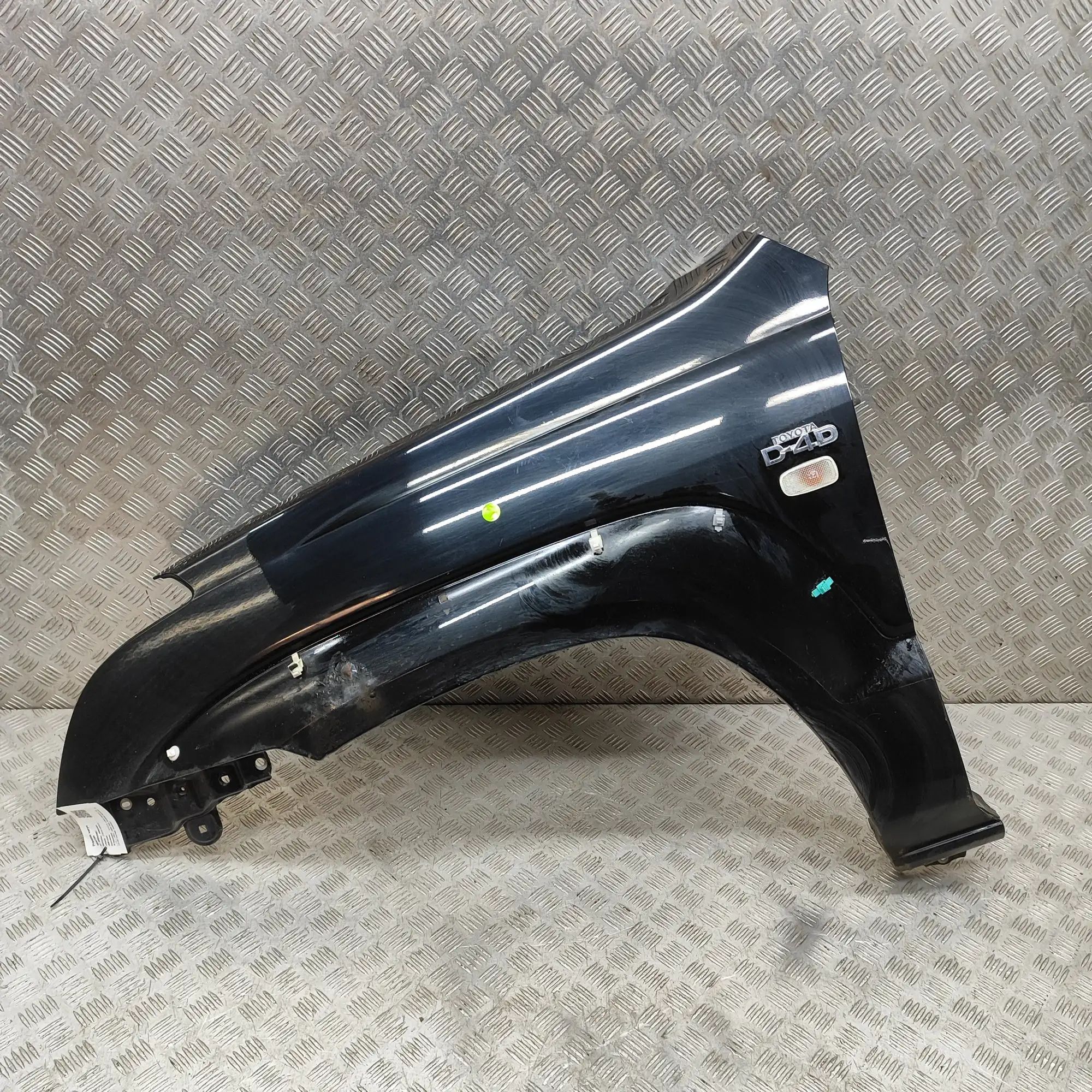 Toyota Land Cruiser 100 Front Left Fender Front Left Fender — TOYOTA LAND CRUISER (120 _J...