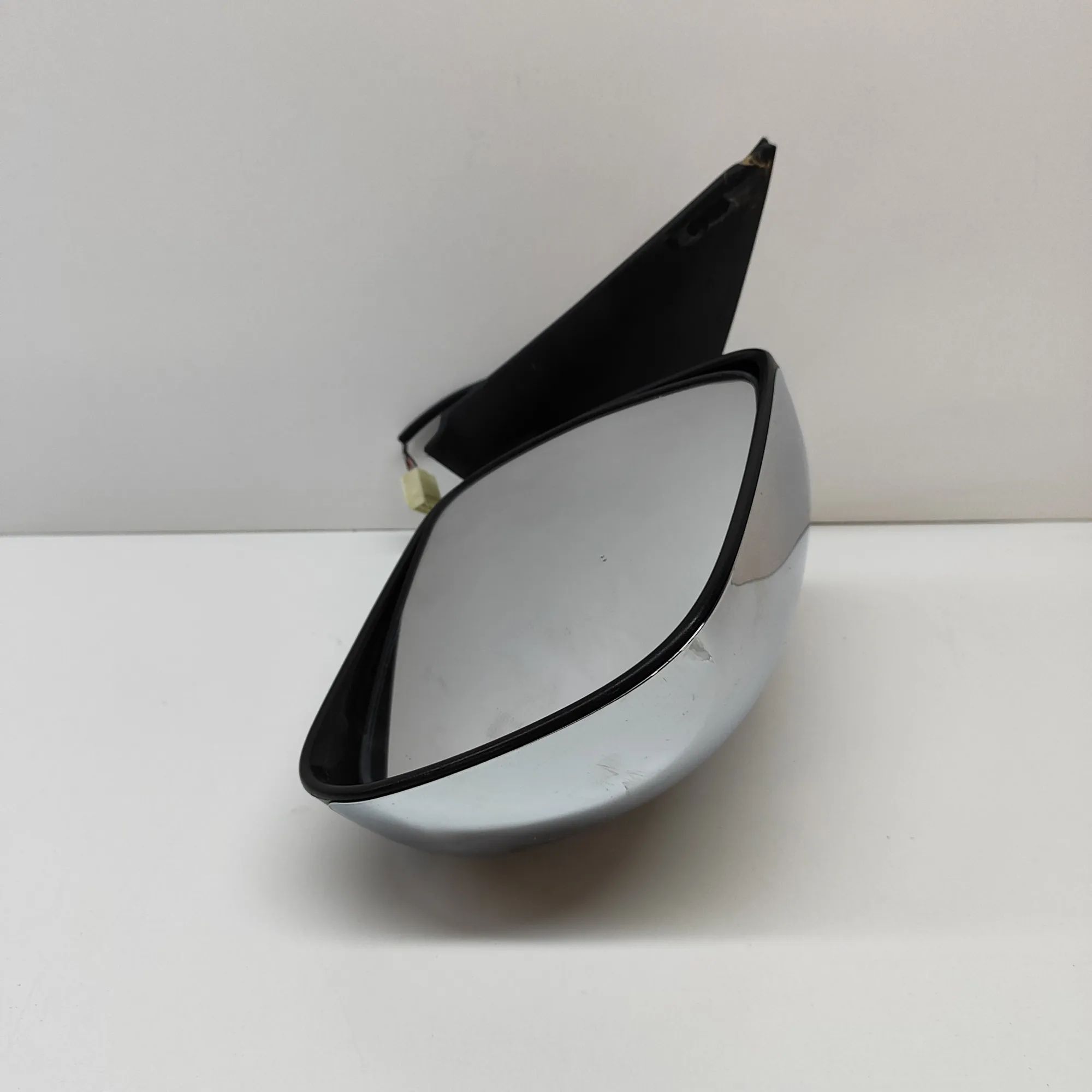 Toyota Hilux Right Side Wing Mirror Right Side Wing Mirror — TOYOTA HILUX (VII Pick...