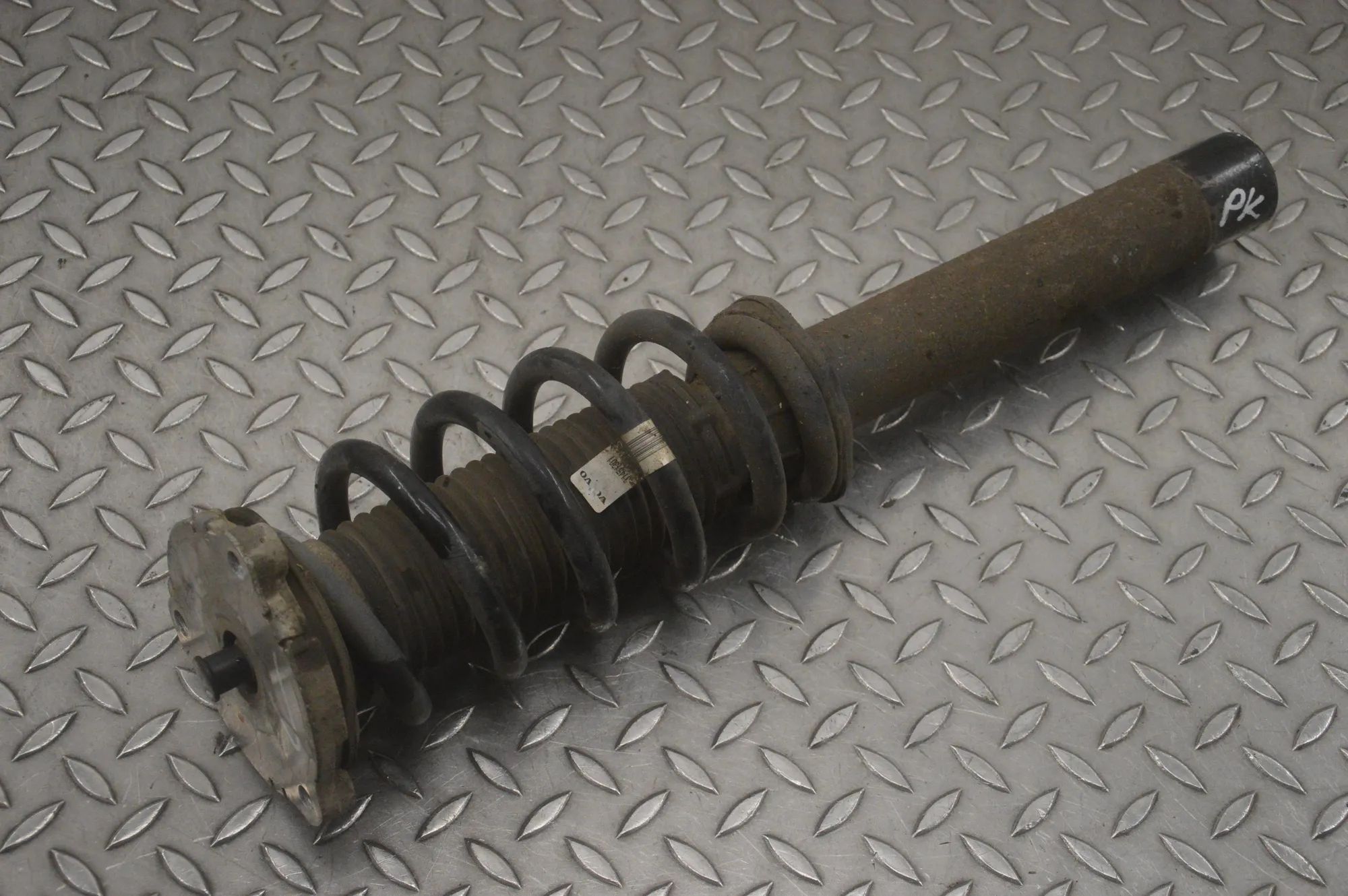 Volvo XC90 Shock absorber — front left Shock absorber — front left — VOLVO XC90 (II) (...