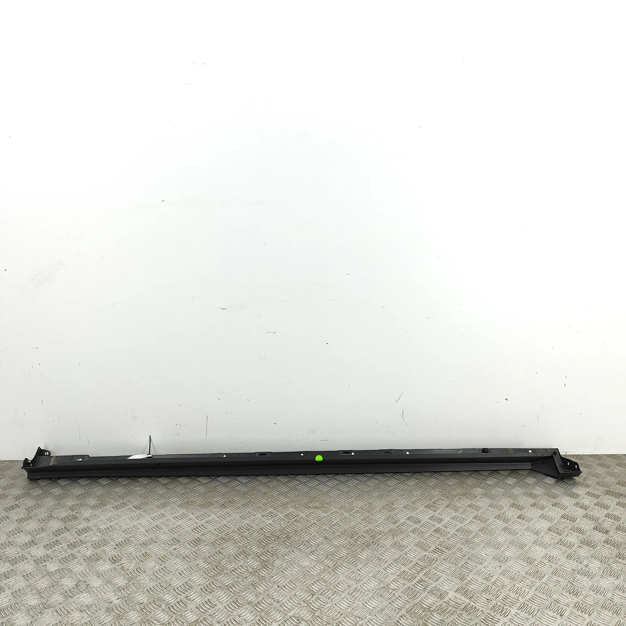 Toyota Yaris Right Side Plastic Sideskirt Cover Right Side Plastic Sideskirt Cover — TOYOTA YAR...