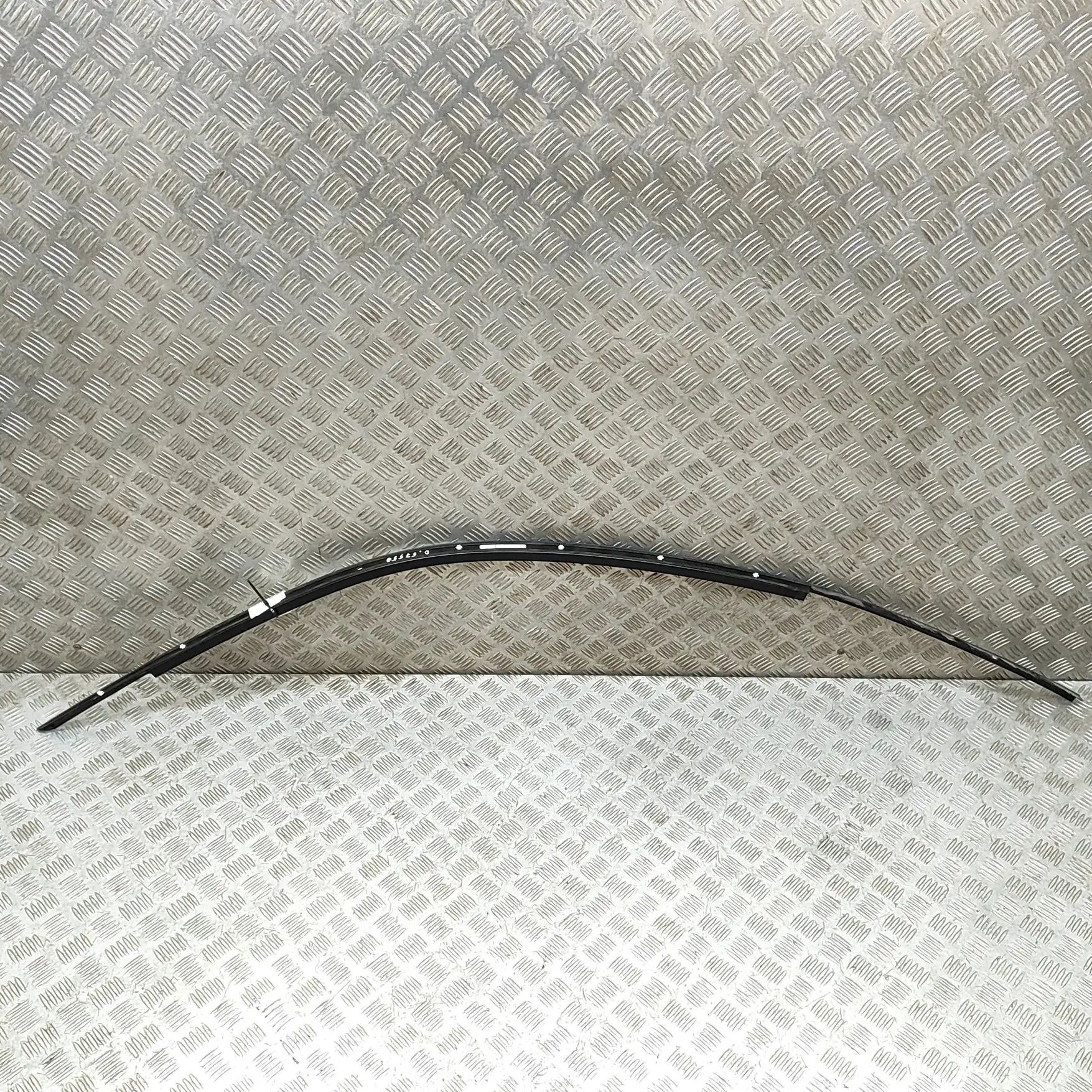 Porsche 911 (991) Right Side Roof Strip Trim Right Side Roof Strip Trim — PORSCHE 911 (991) ...