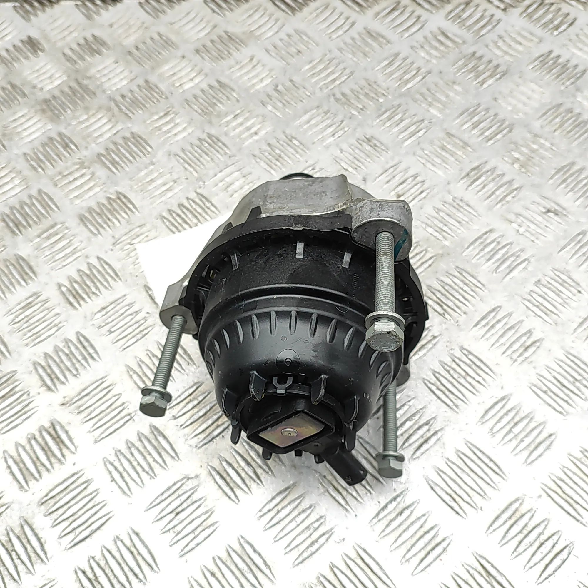 BMW X5 (G05) Right Side Engine Mount Right Side Engine Mount — BMW X5 (G05) (2018-.....