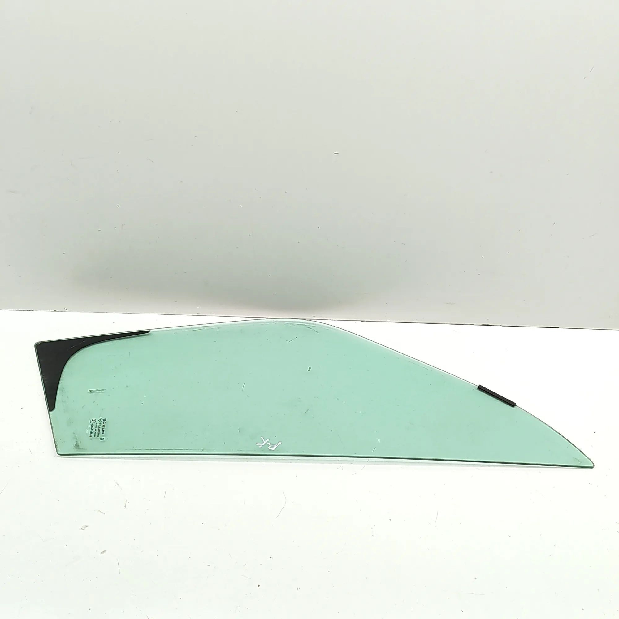 Nissan NV400 / Interstar Door quarter window — front left Door quarter window — front left — NISSAN NV400...