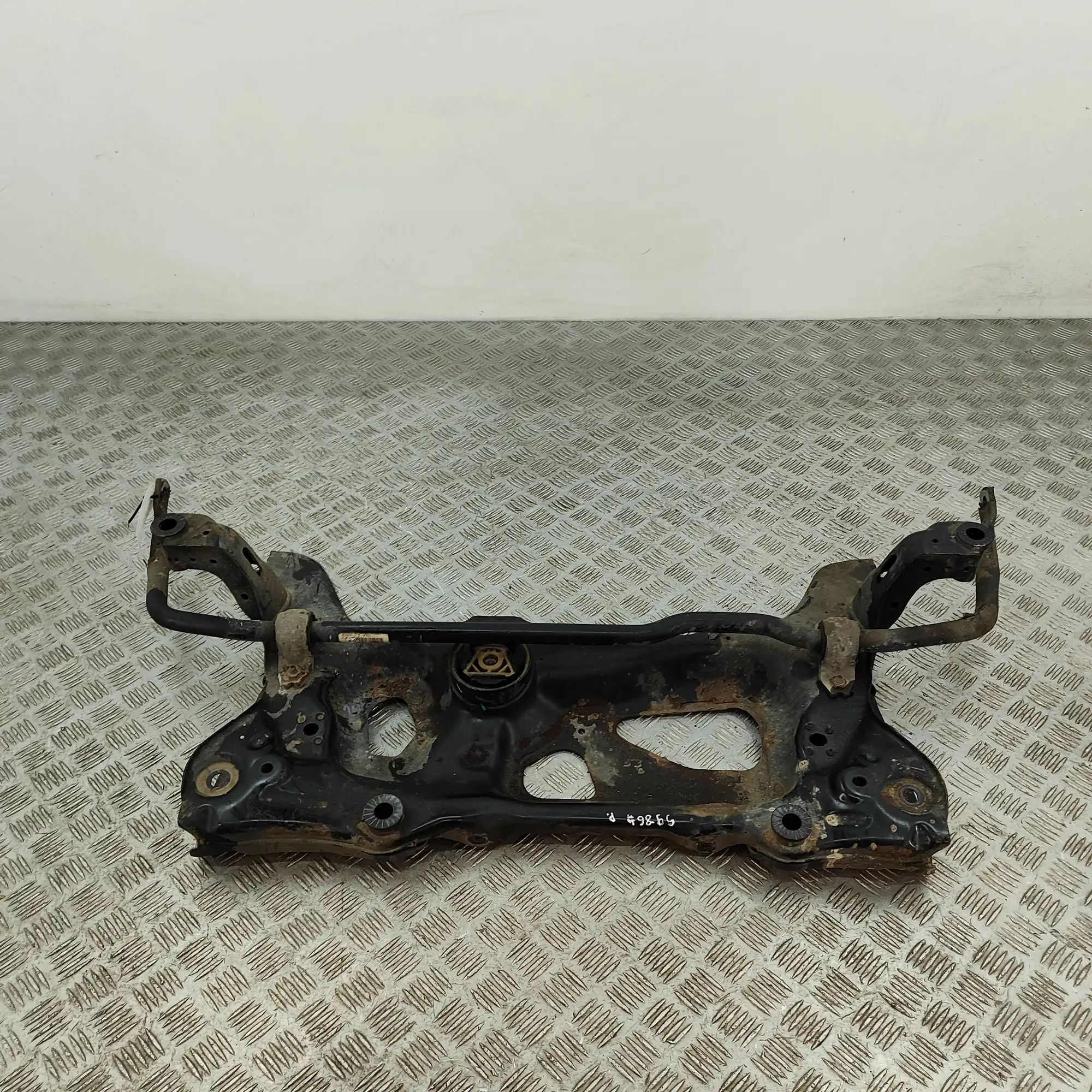 Front subframe Brand/Model: SKODA SUPERB
Year: 2017
Engine: 2....