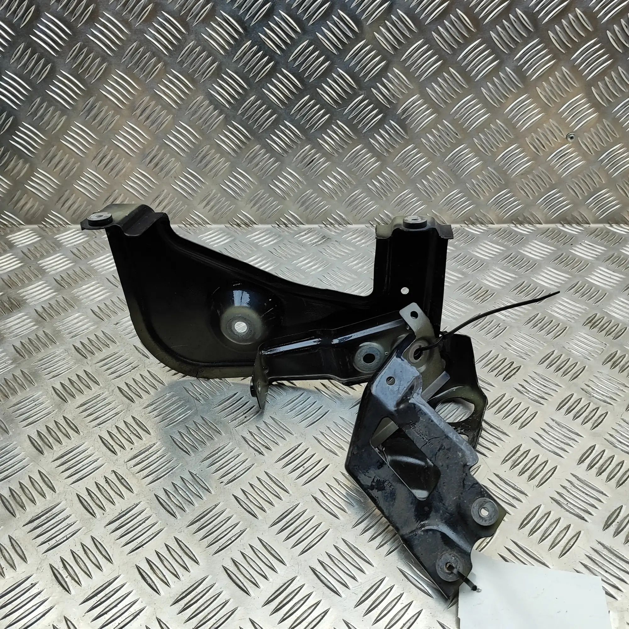 BMW X5 (G05) Fender bracket — front left Fender bracket — front left — BMW X5 (G05) (201...