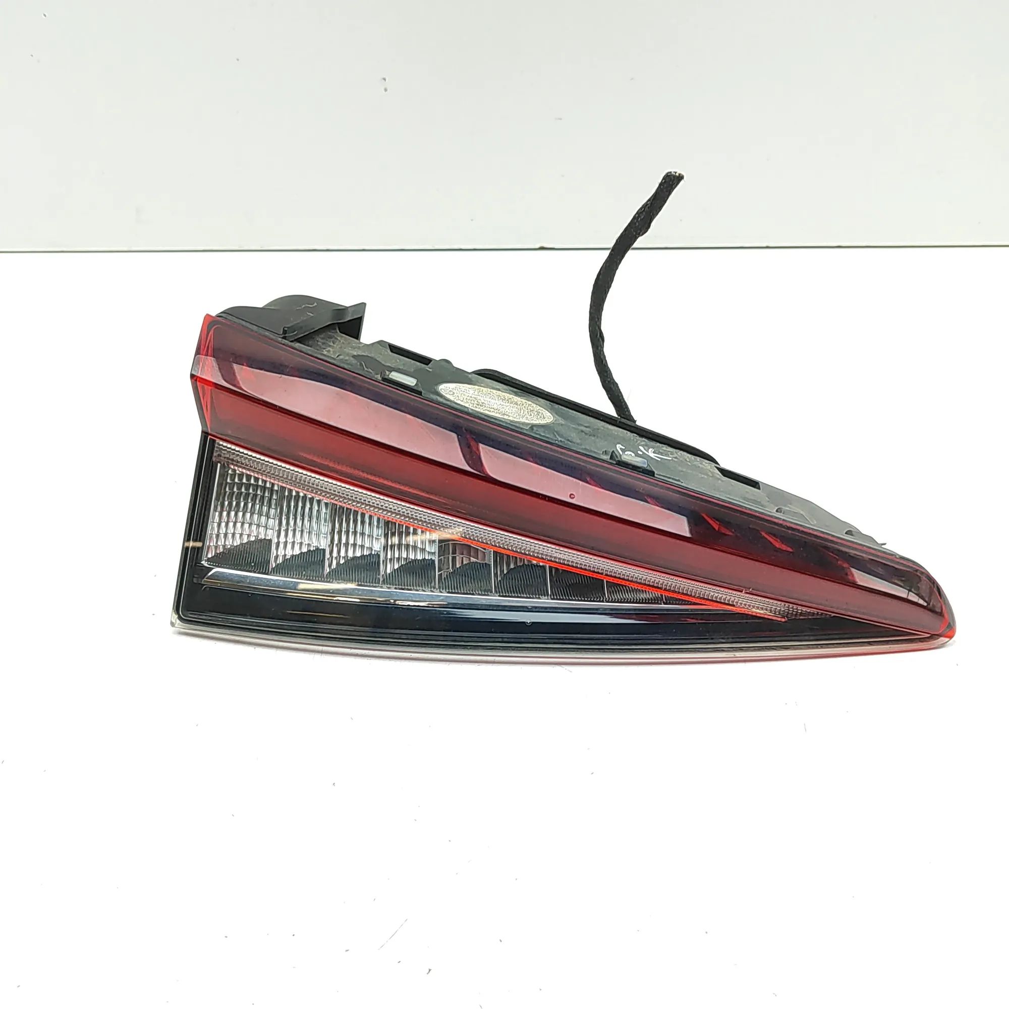Skoda Enyaq Left Side Tailgate Tail Light Left Side Tailgate Tail Light — SKODA ENYAQ (iV...