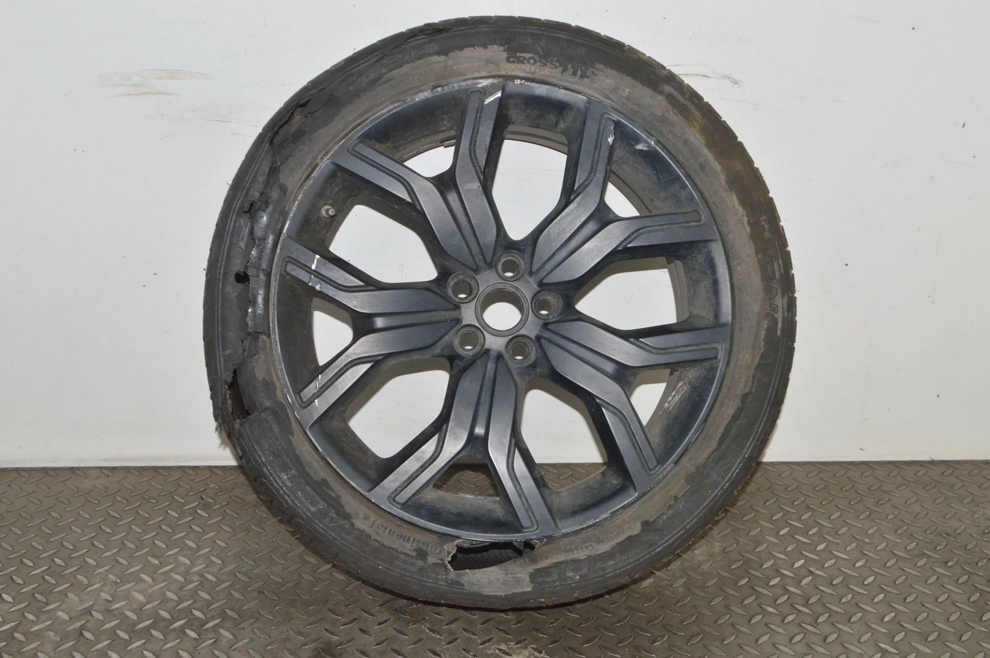 Land Rover Range Rover Evoque Alloy Wheel Alloy wheel — LAND ROVER RANGE ROVER EVOQUE (L5...
