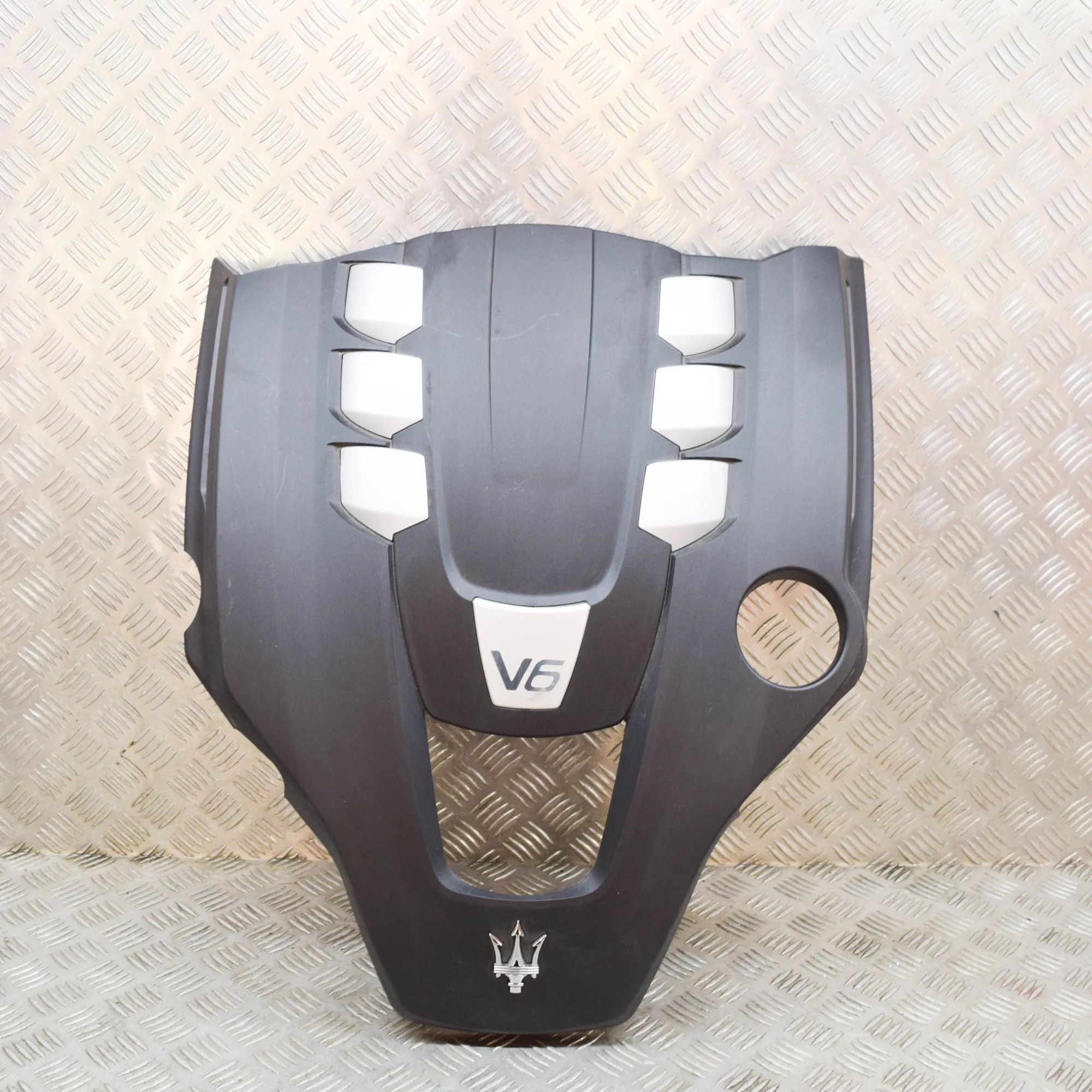 Maserati Levante Mootorikate (1.9 TDi) Engine cover — MASERATI LEVANTE (SUV M161) (201...