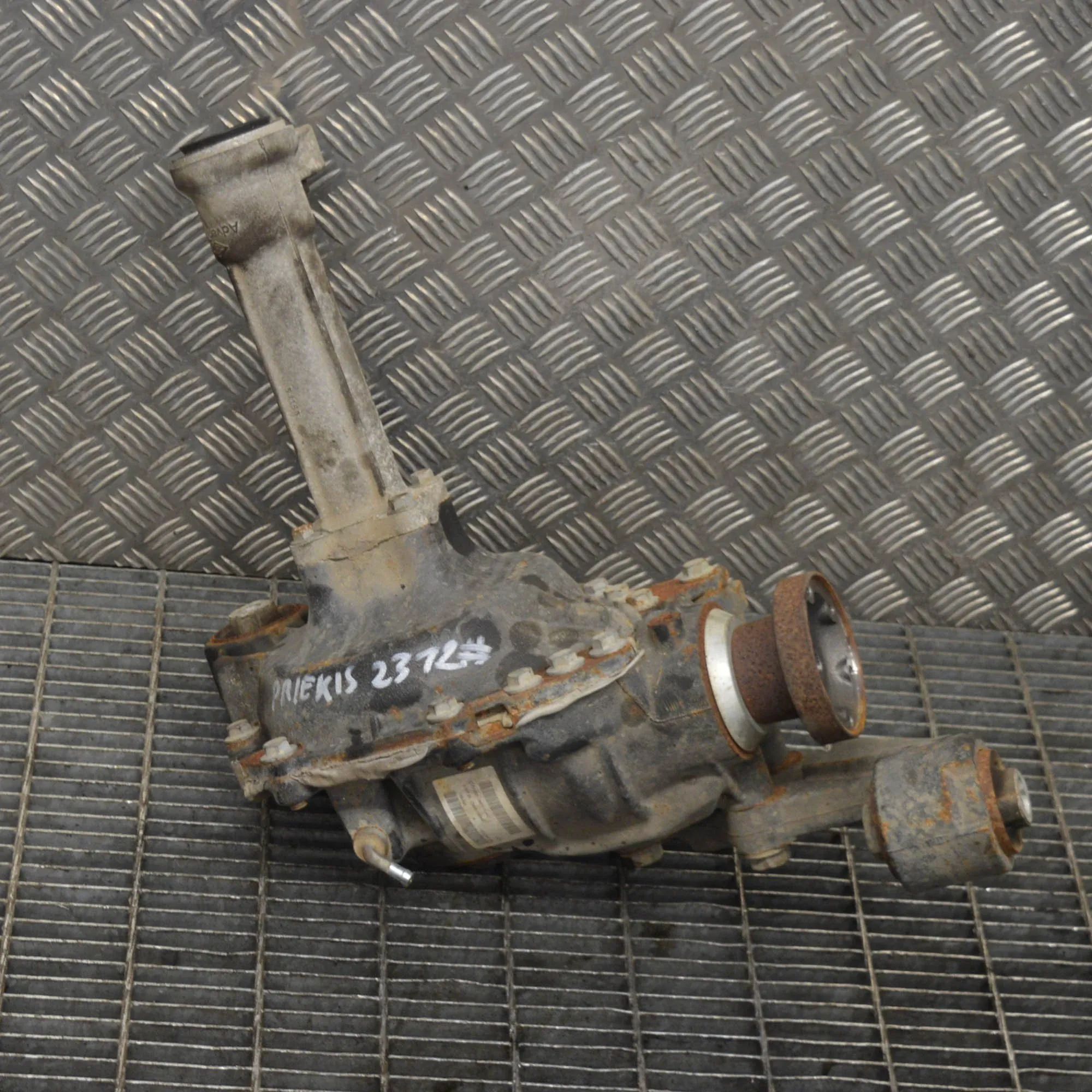 Land Rover Discovery front differential Front differential — LAND ROVER DISCOVERY (IV L...