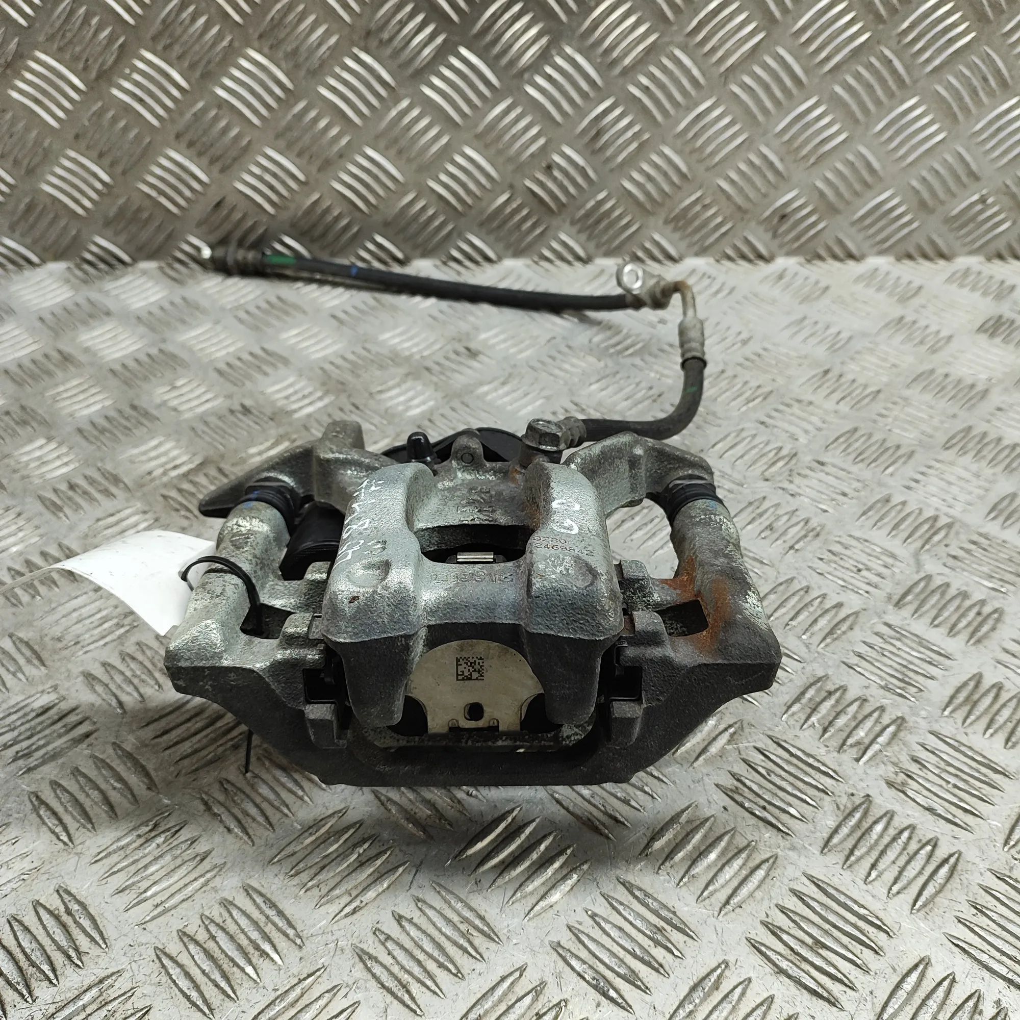 Toyota Yaris Brake caliper — rear right Brake caliper — rear right — TOYOTA YARIS (CROS...