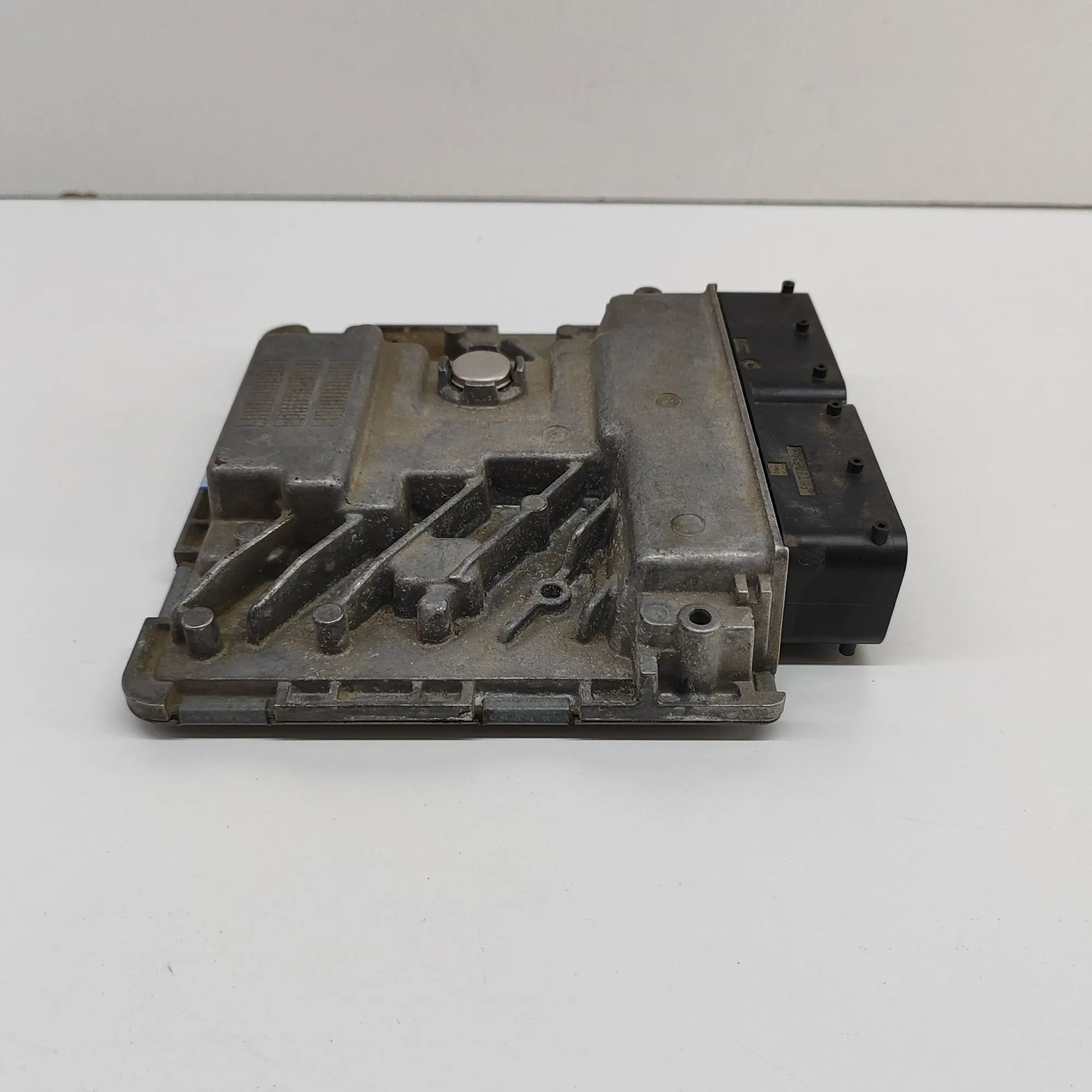 Audi A5 (B9) Engine Control Unit Engine Control Unit — AUDI A5 (Sportback F5A) (...