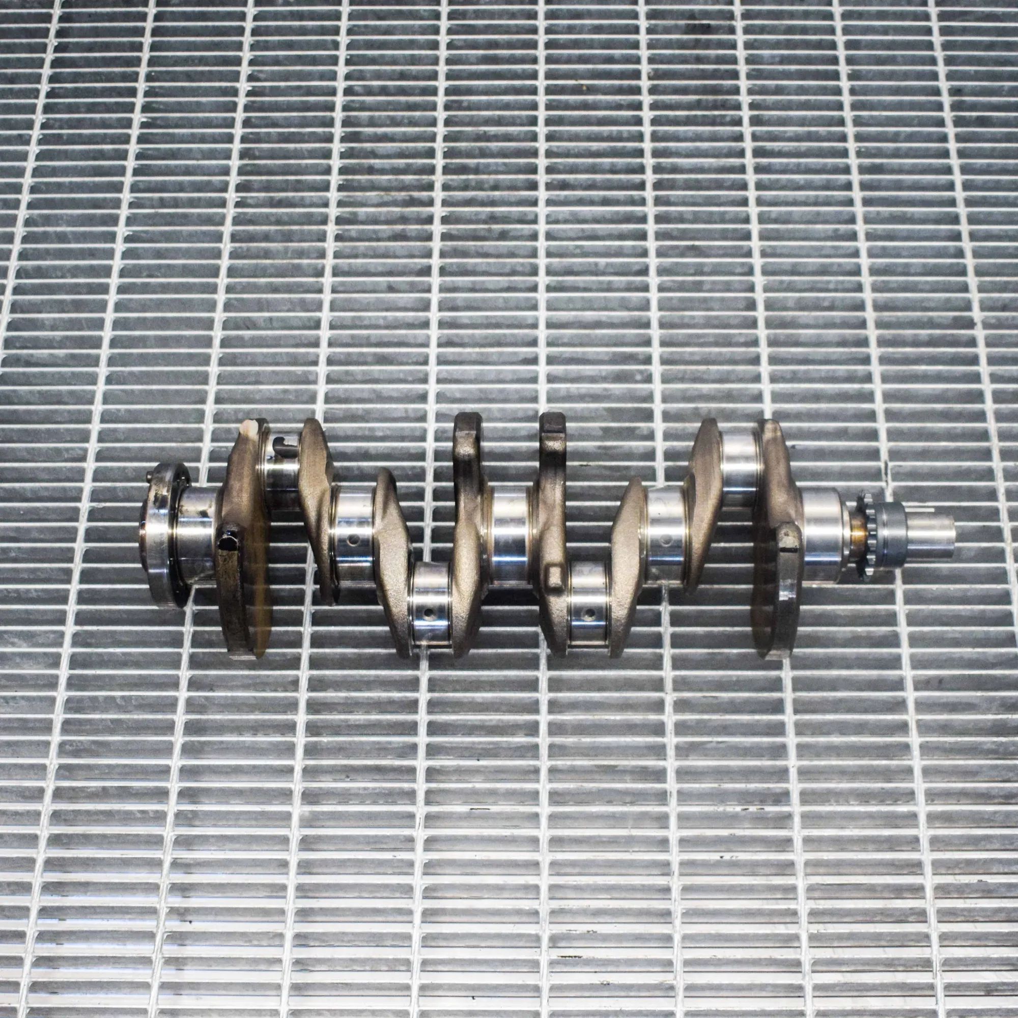 Volvo V50 väntvõll Crankshaft — VOLVO V50 (MW) (2003-2012) — 30725...