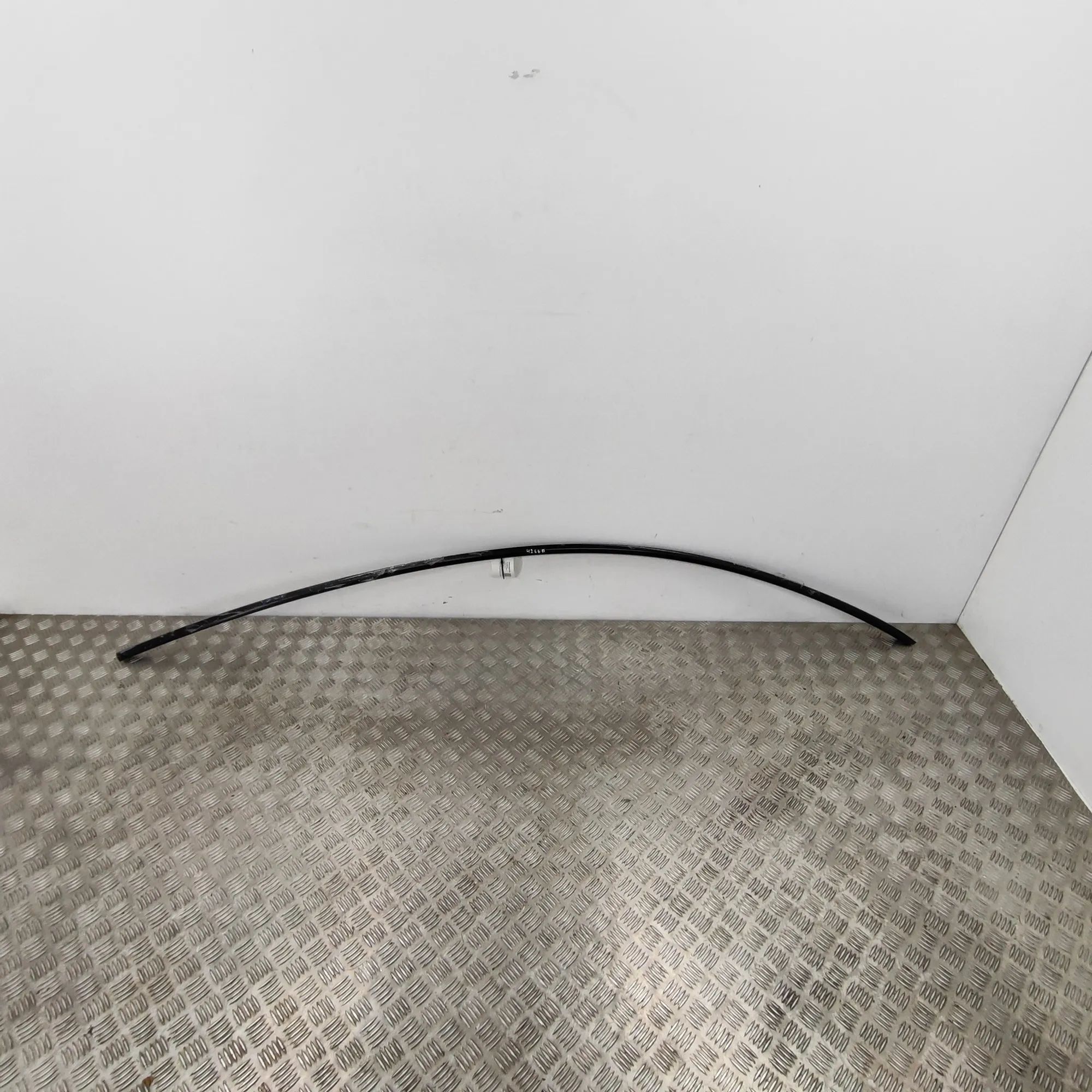 Tesla Model Y Right Side Roof Strip Trim Right Side Roof Strip Trim — TESLA MODEL Y (201...