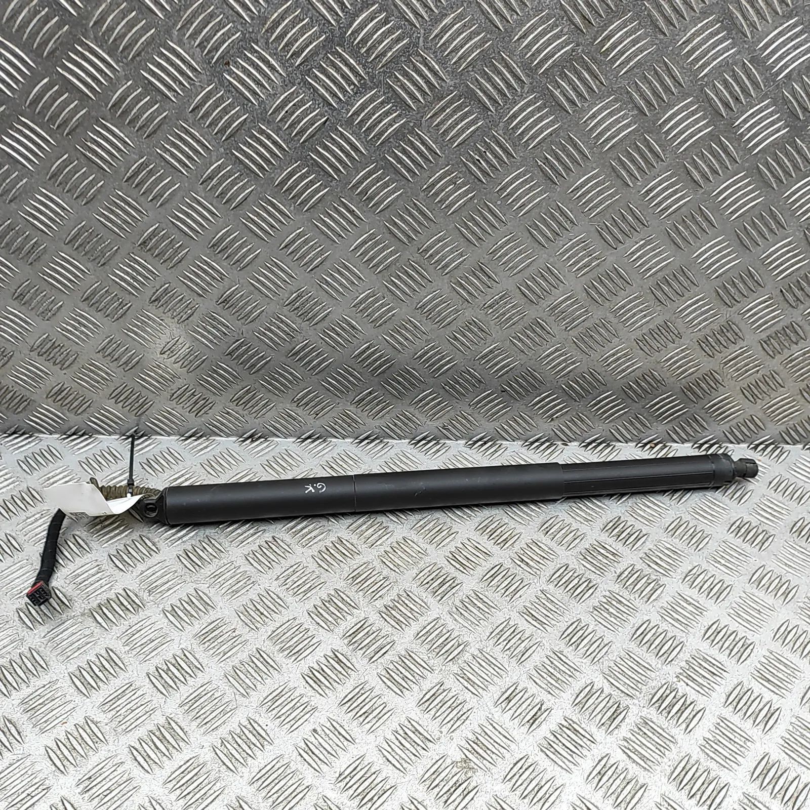 Skoda Enyaq Left Side Tailgate Gas Strut Left Side Tailgate Gas Strut — SKODA ENYAQ (iV ...
