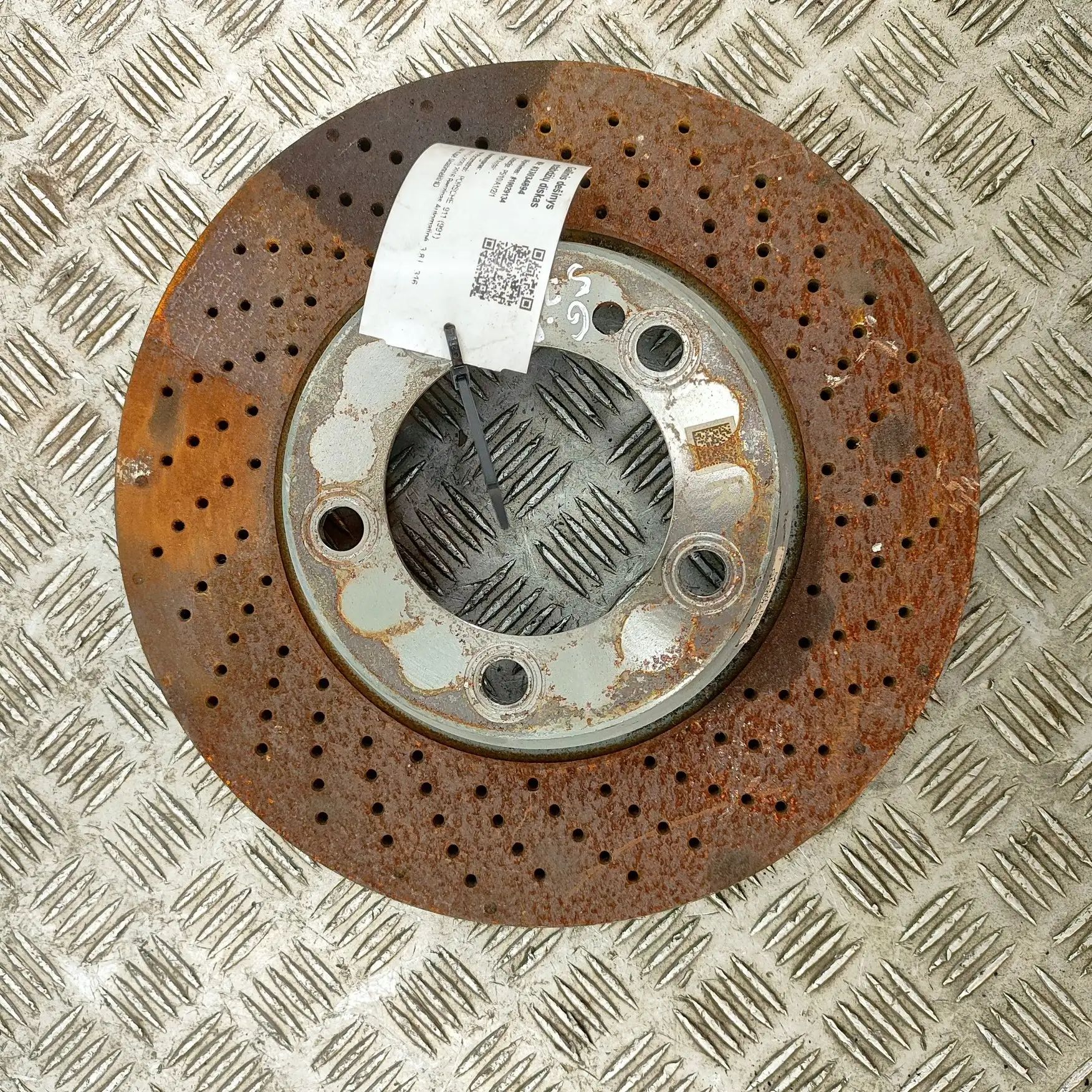 Porsche 911 (991) Rear Right Brake Disc Rear Right Brake Disc — PORSCHE 911 (991) (2011...