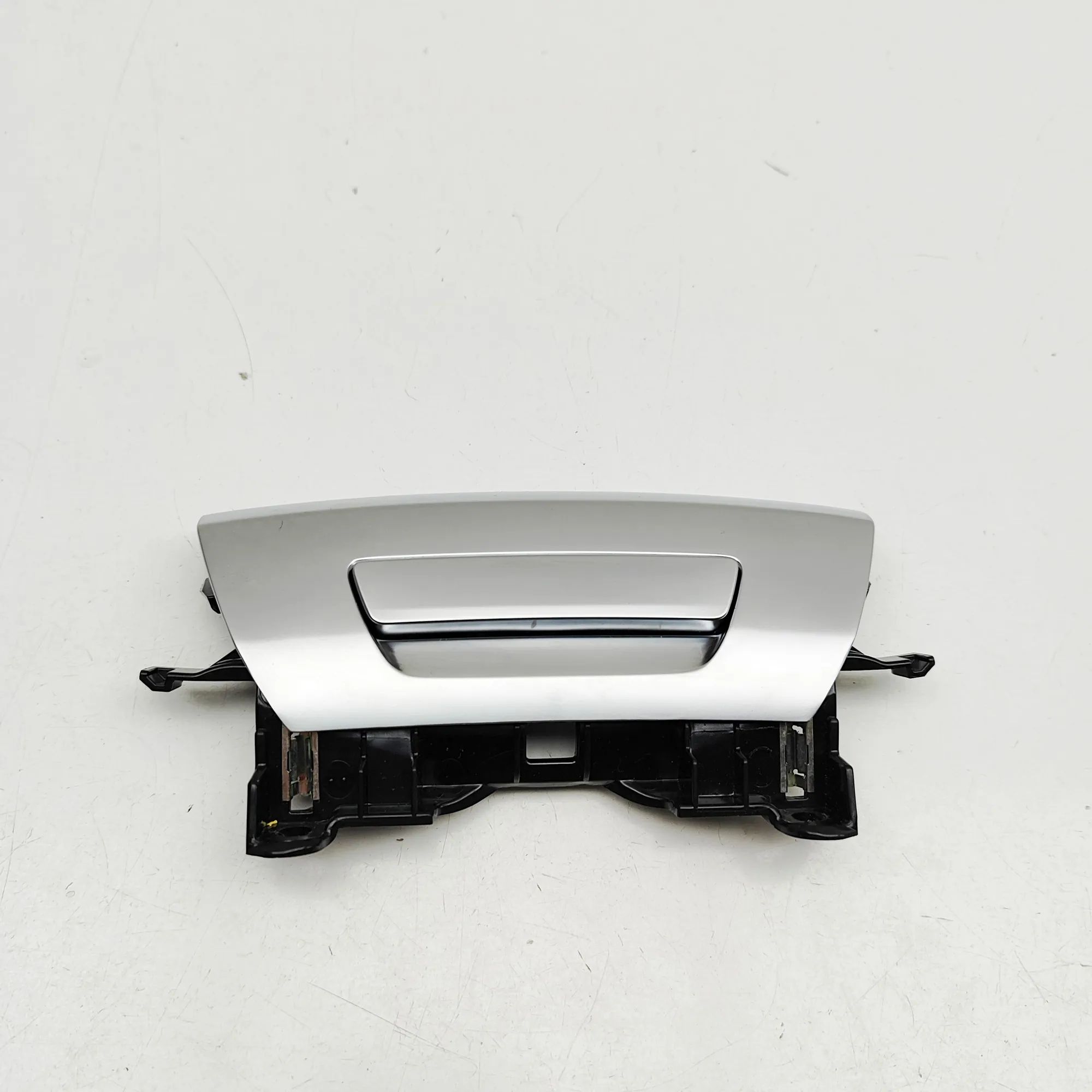 BMW X7 (G07) Centre console trim Centre console trim — BMW X7 (G07) (2019-...) —...