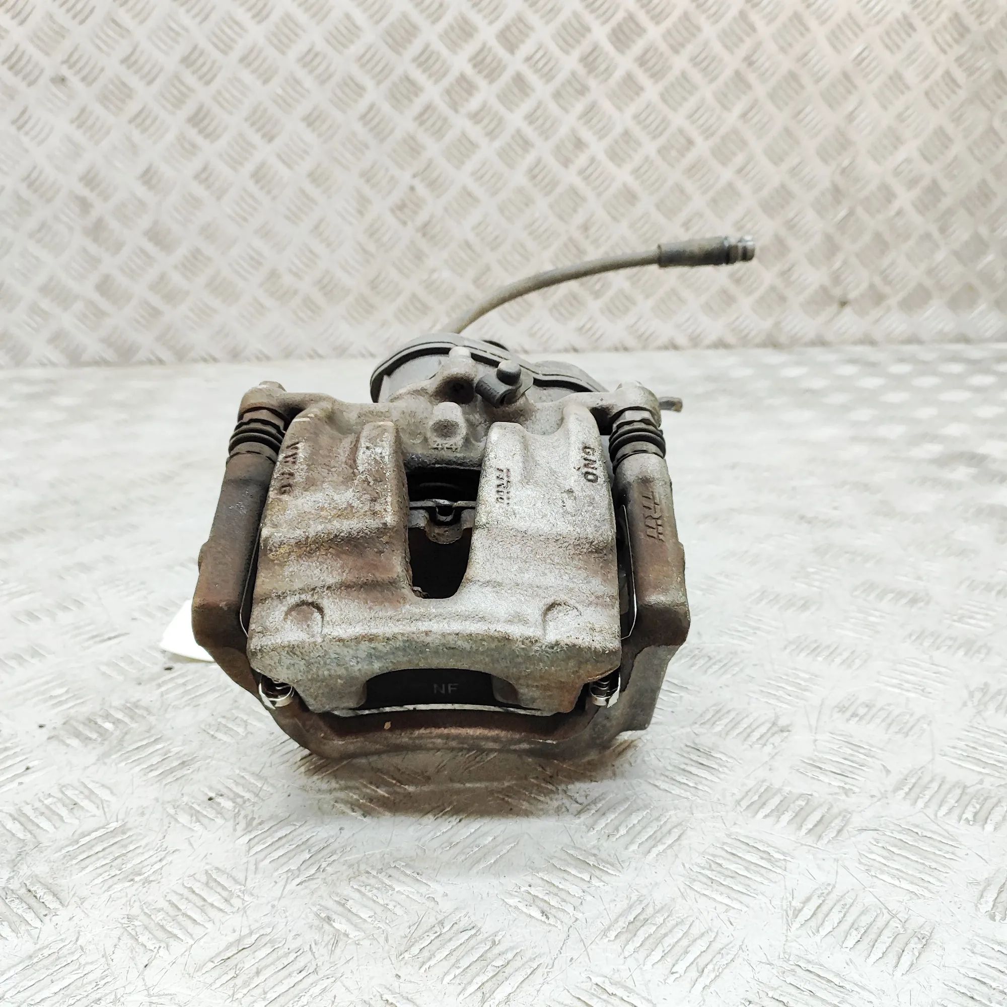 Audi e-tron Brake caliper — rear left Brake caliper — rear left — AUDI E-TRON (Sportb...