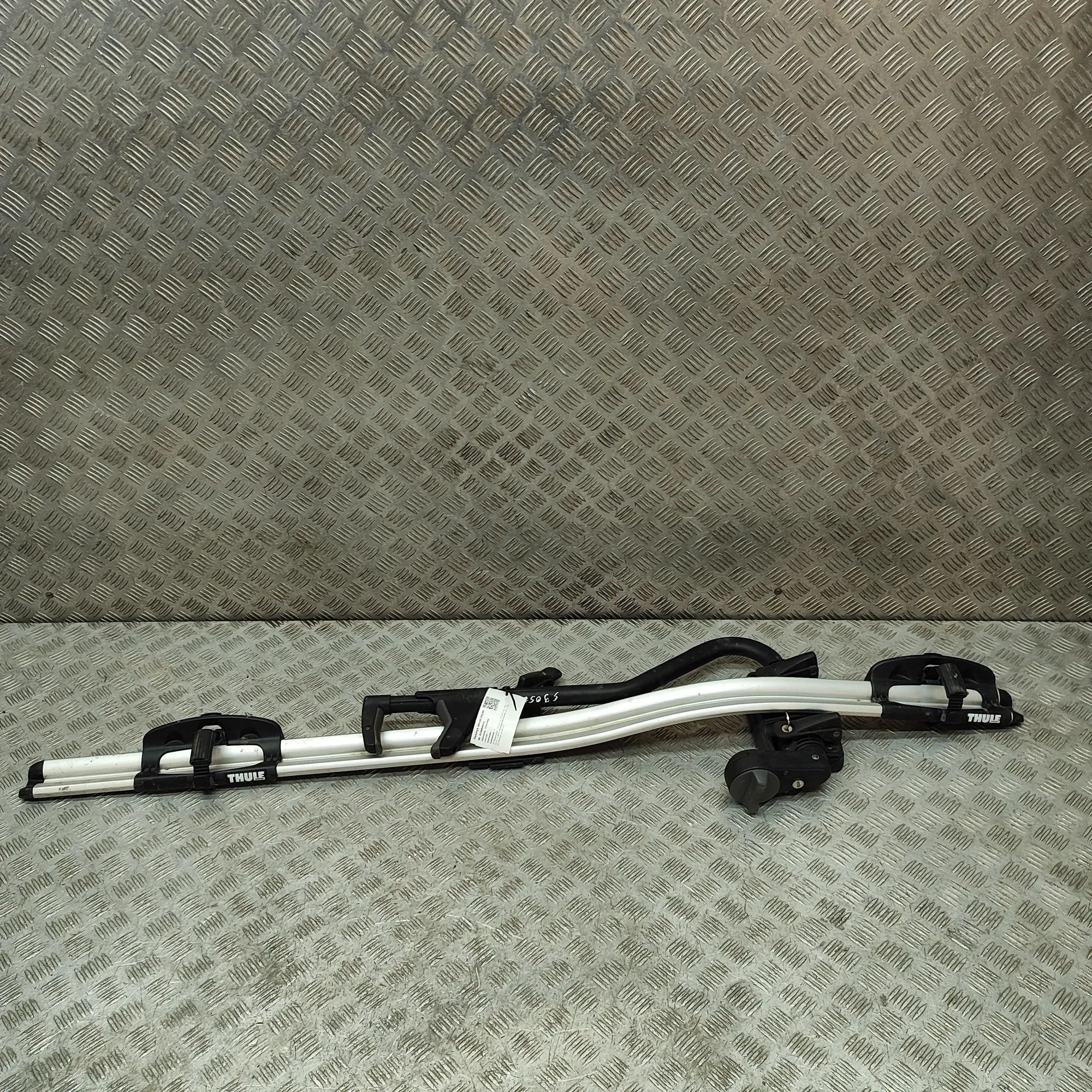 Isuzu D-Max Bracket Bracket — ISUZU D-MAX (II TFR, TFS) (2012-...)
...