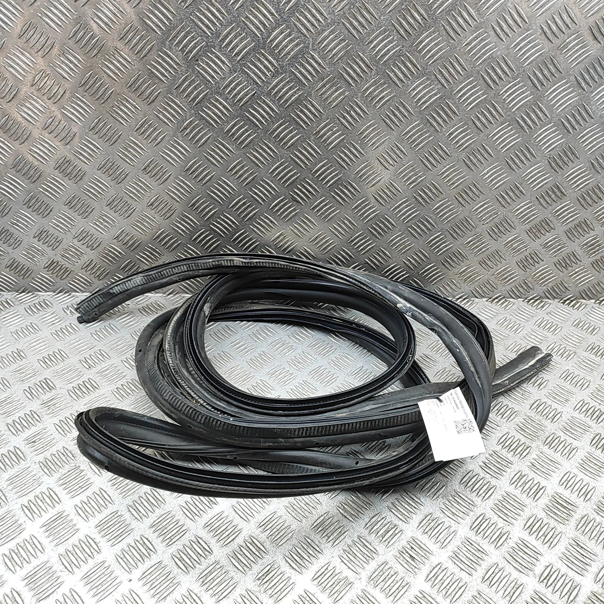 Renault Trafic Tailgate rubber seal Tailgate rubber seal — RENAULT TRAFIC (III Mini...