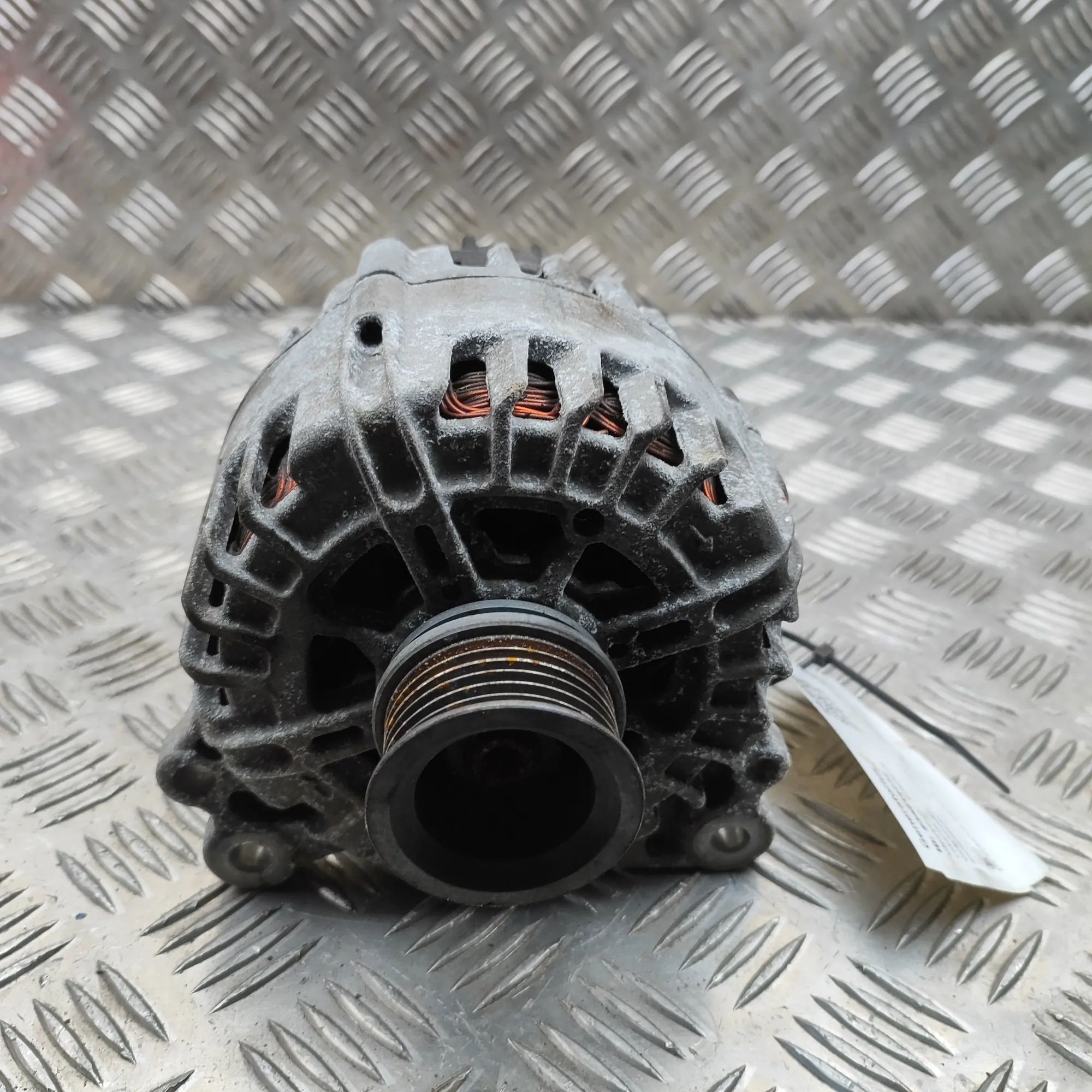 Volkswagen Transporter (T6, Caravelle, Multivan) Alternator Alternator — VW TRANSPORTER (VI T6 Minibus / pa...