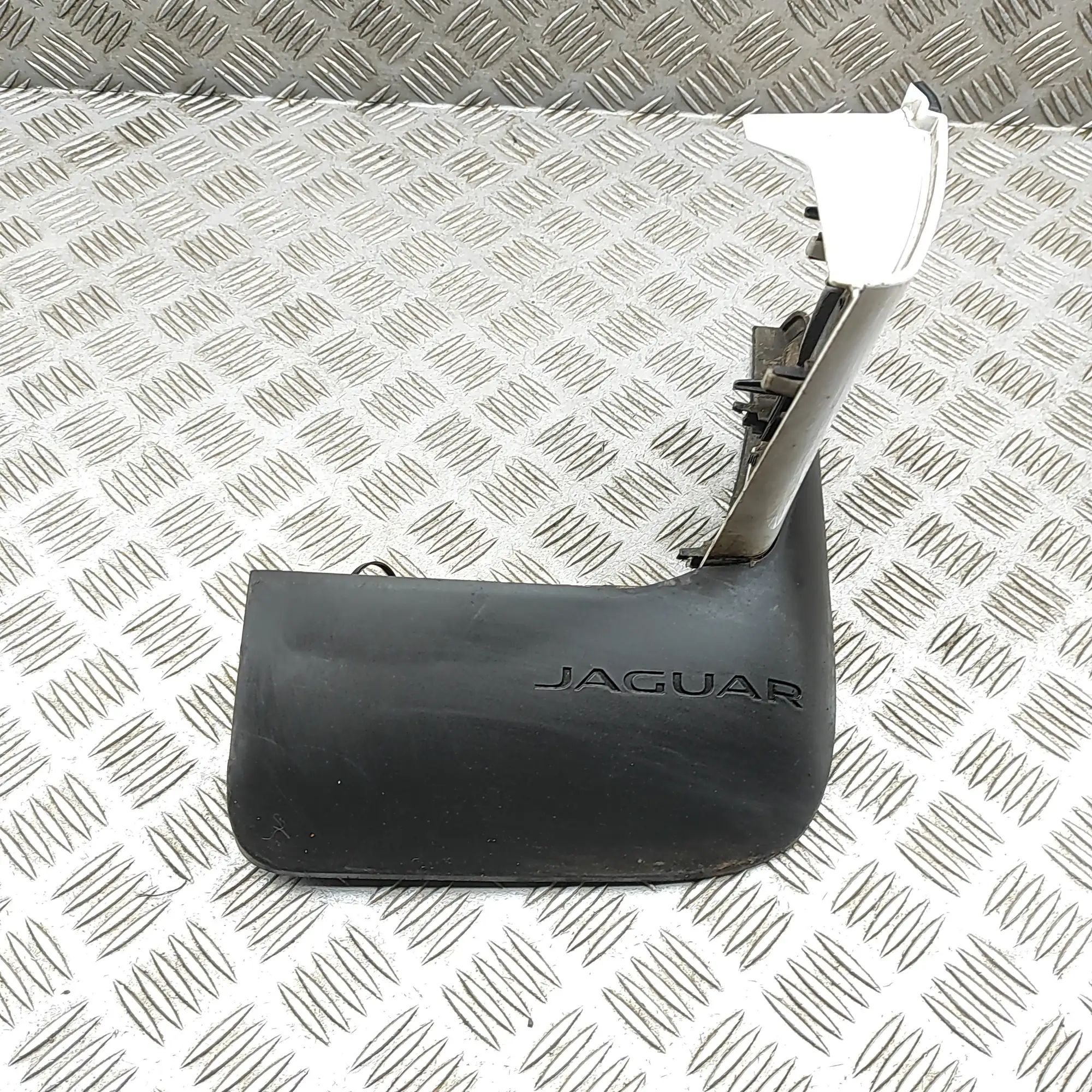 Jaguar F-Pace Mudguard — front right Mudguard — front right — JAGUAR F-PACE (X761) (...