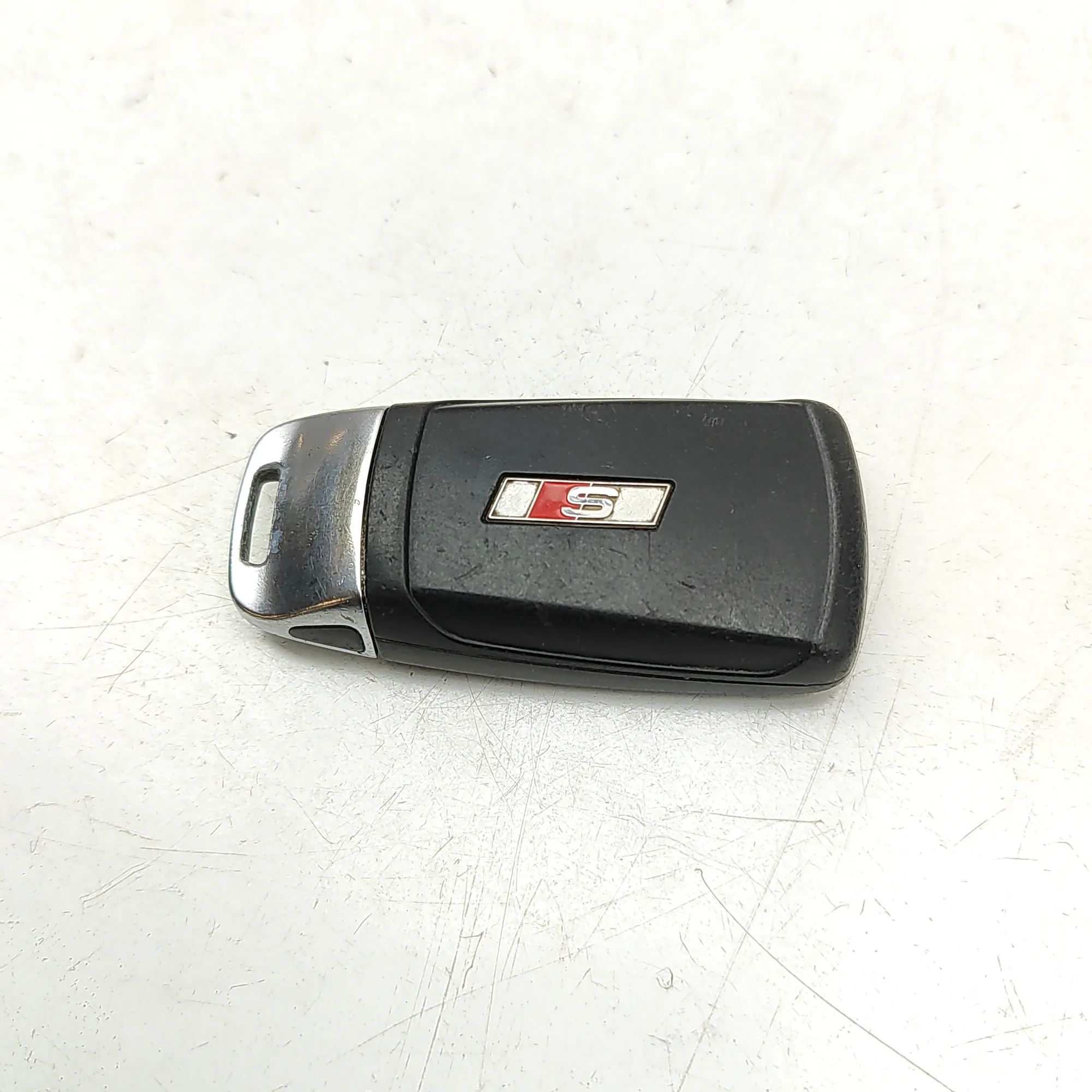 Audi Q5 (8R) Süütevõti Ignition key — AUDI Q5 (FY) (2016-...) — 8W0959...