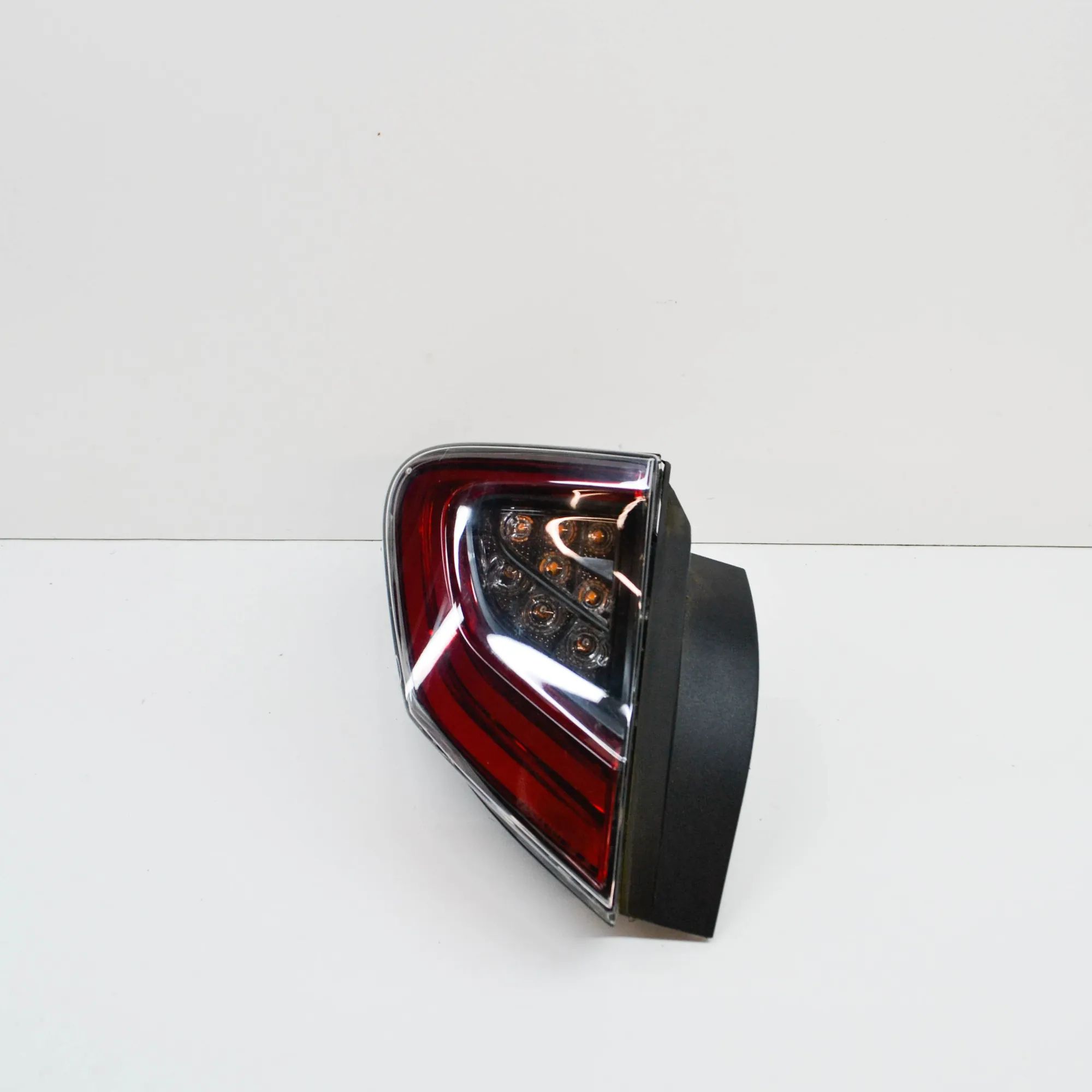 Toyota C-HR Rear Left Tail Light Rear Left Tail Light — TOYOTA C-HR (_X1_) (2016...