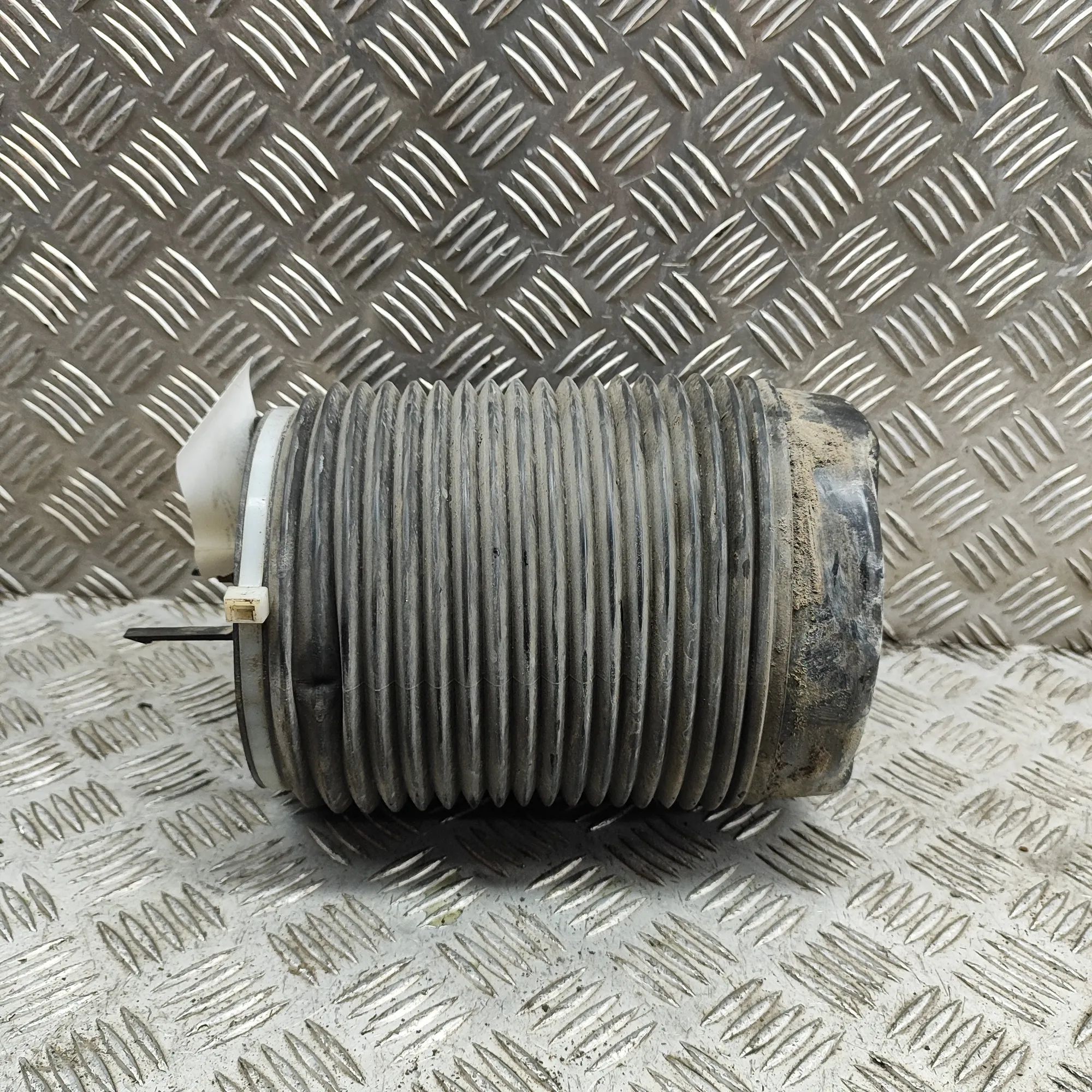 Volvo XC60 Rear Right Air Suspension Spring Bag Rear Right Air Suspension Spring Bag — VOLVO XC...