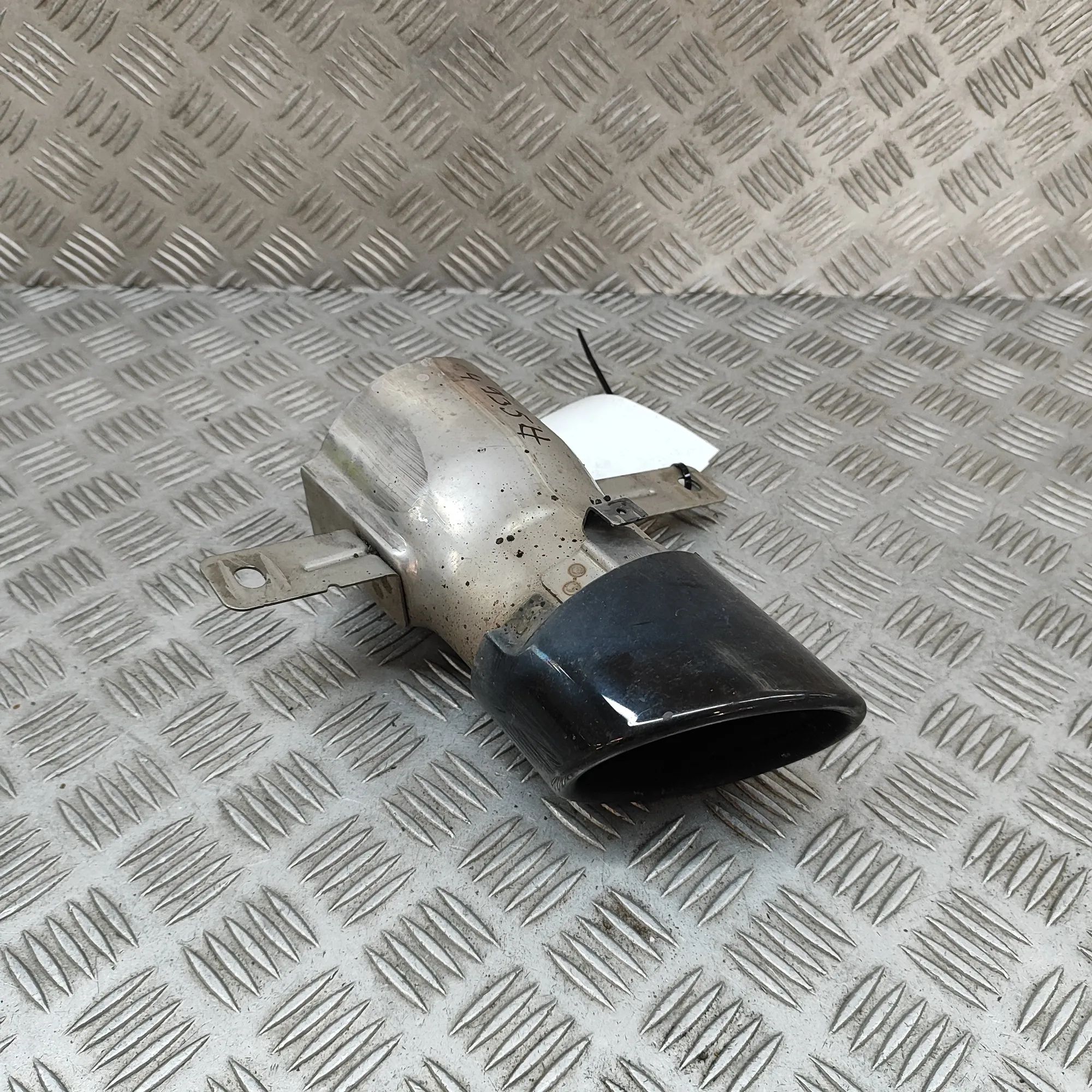 Mercedes-Benz A (W177) Exhaust tailpipe trim Exhaust tailpipe trim — MERCEDES BENZ A-CLASS (...