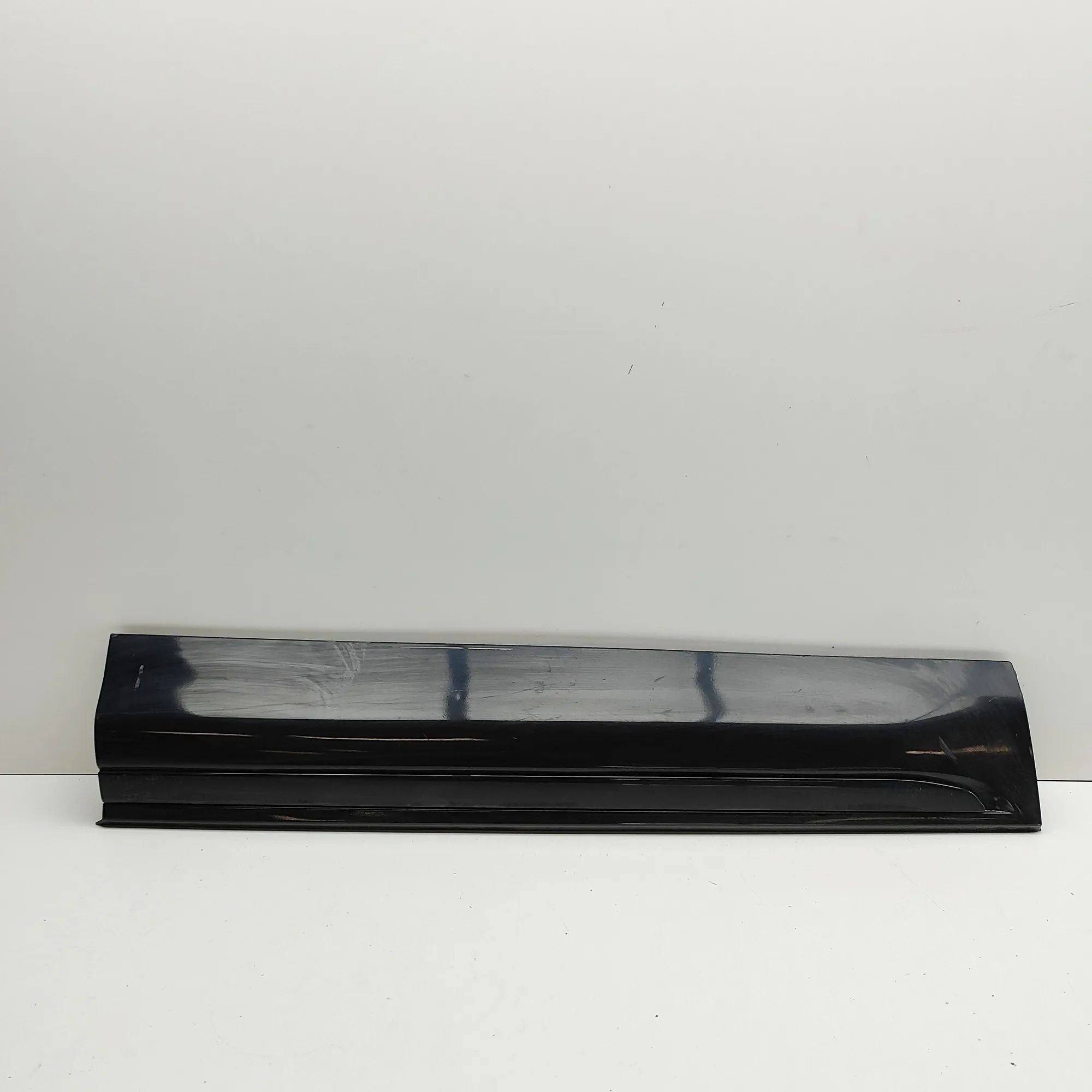 Land Rover Range Rover Evoque Front Left Door Lower Molding Front Left Door Lower Molding — LAND ROVER RANG...