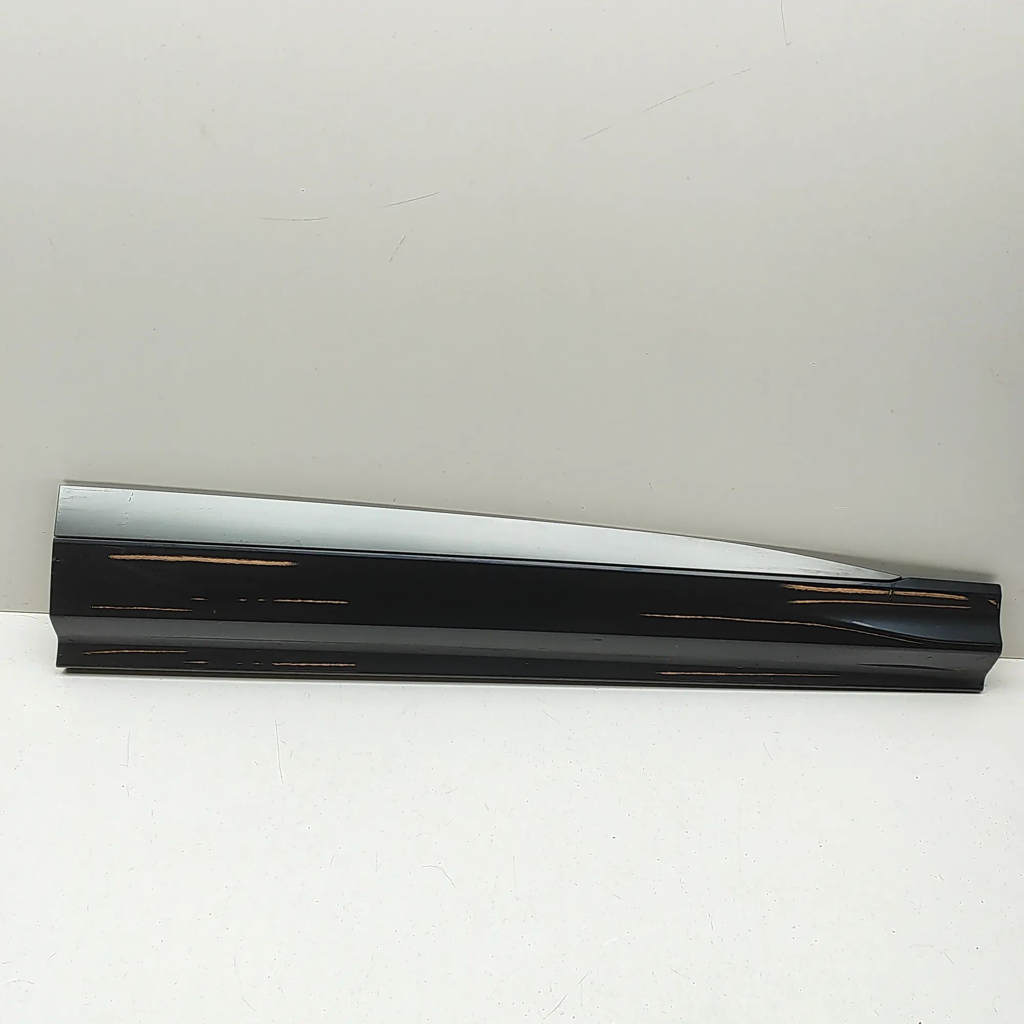 Audi Q5 (GU) Front Right Door Lower Molding Front Right Door Lower Molding — AUDI Q5 (GUB) ...