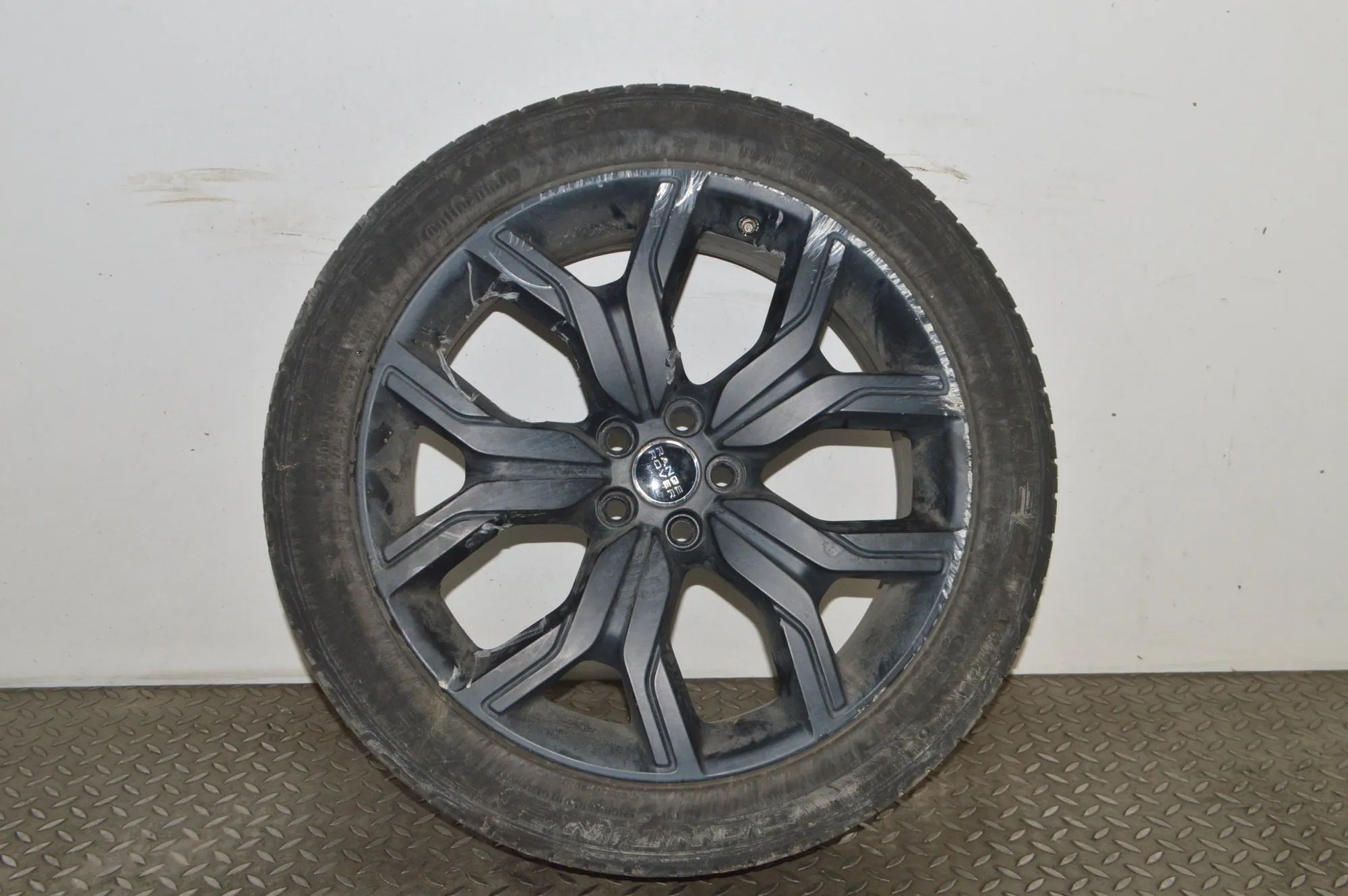 Land Rover Range Rover Evoque Alloy Wheel Alloy wheel — LAND ROVER RANGE ROVER EVOQUE (L5...