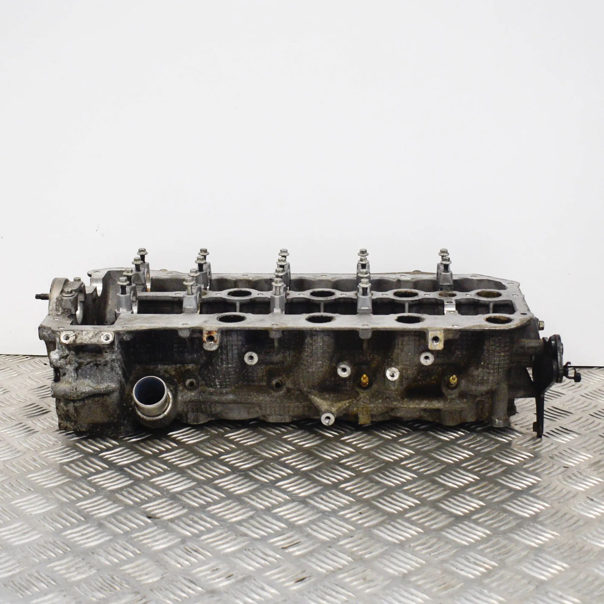 Land Rover Range Rover Sport (L494) Right Side Engine Head Right Side Engine Head — LAND ROVER RANGE ROVER...