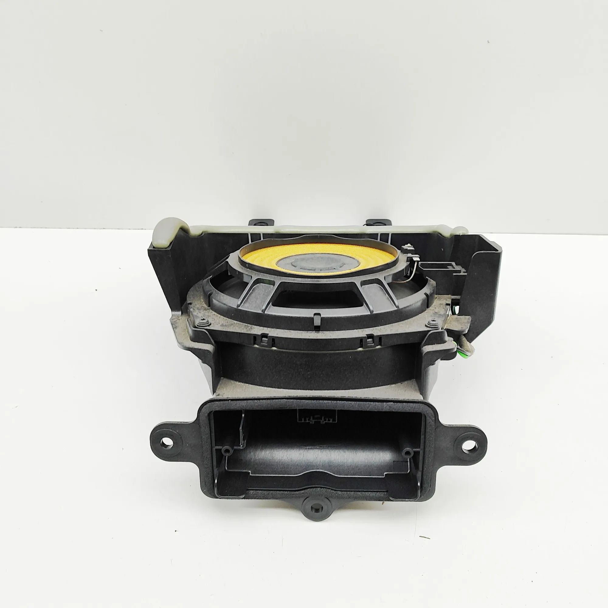 BMW iX (I20) Subwoofer Subwoofer — BMW IX (I20) (2021-...) — 9442217

...