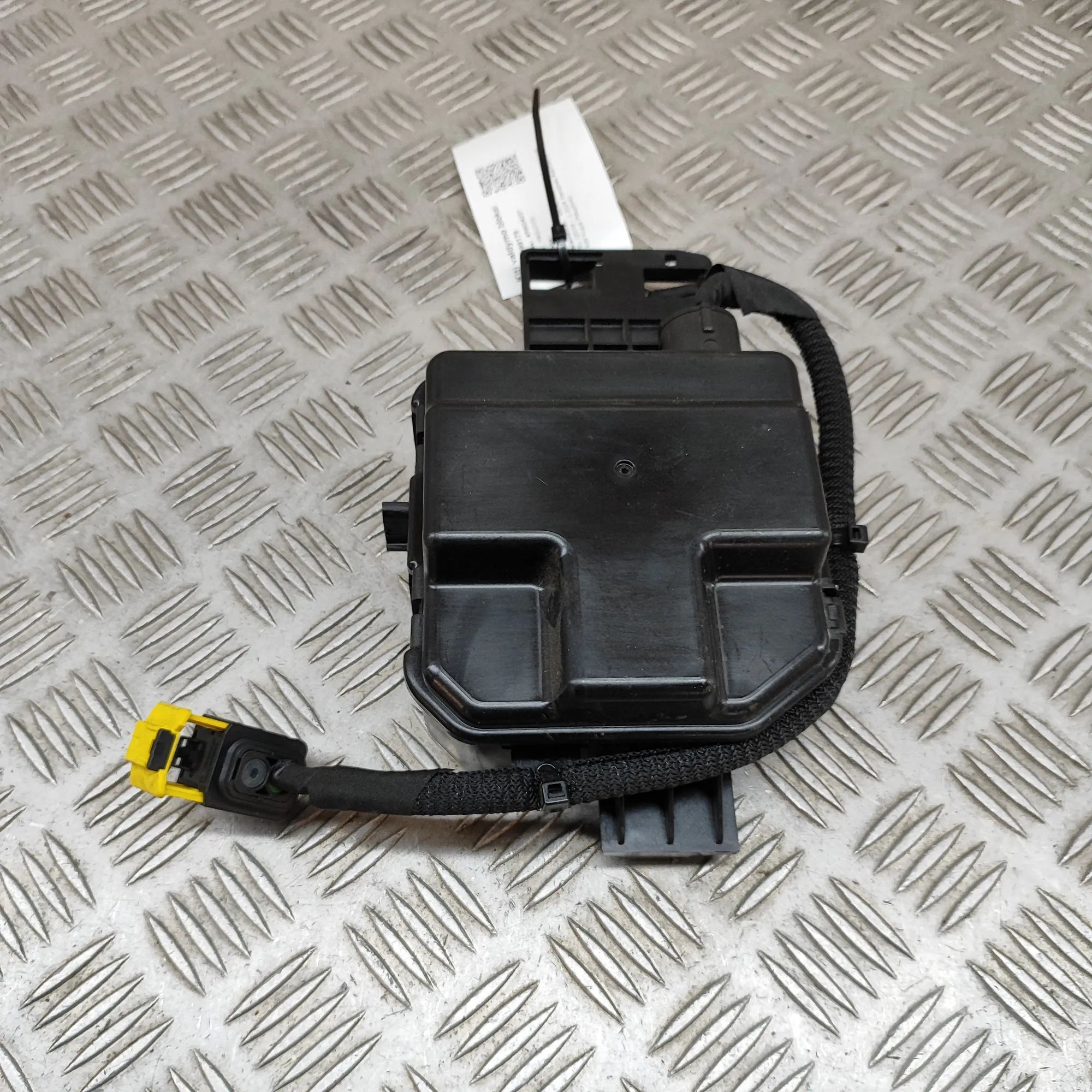 Mercedes-Benz CLA (C118) Power Distribution Unit Power distribution unit — MERCEDES BENZ CLA (Co...