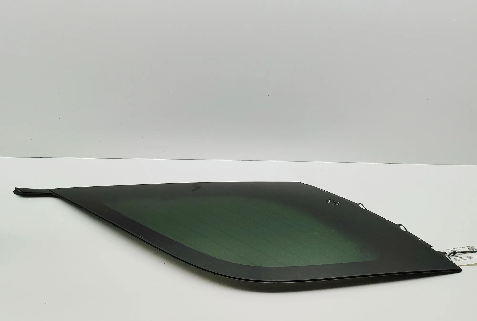 Land Rover Discovery Rear Left Quarter Window Rear Left Quarter Window — LAND ROVER DISCOVERY...