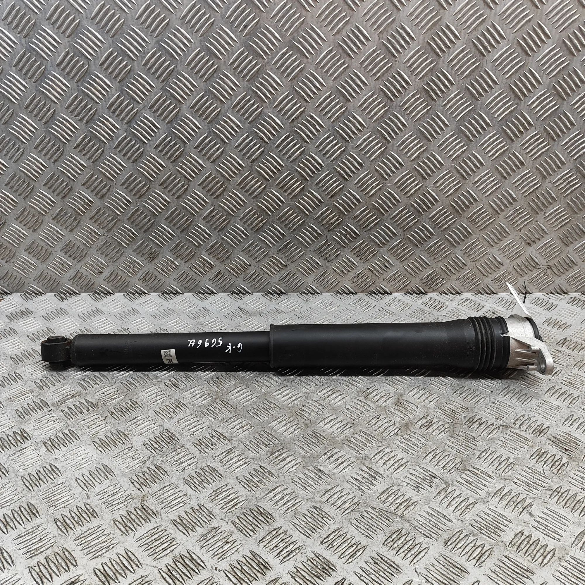Mazda 3 (BP) Shock absorber — rear left Shock absorber — rear left — MAZDA 3 (Hatchback...